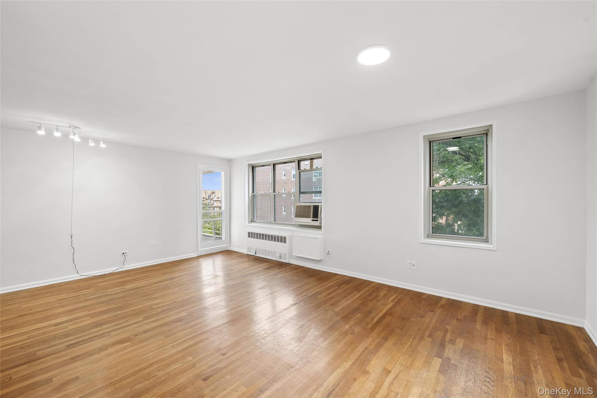 23-35 Bell Blvd., Unit 4H photo 10
