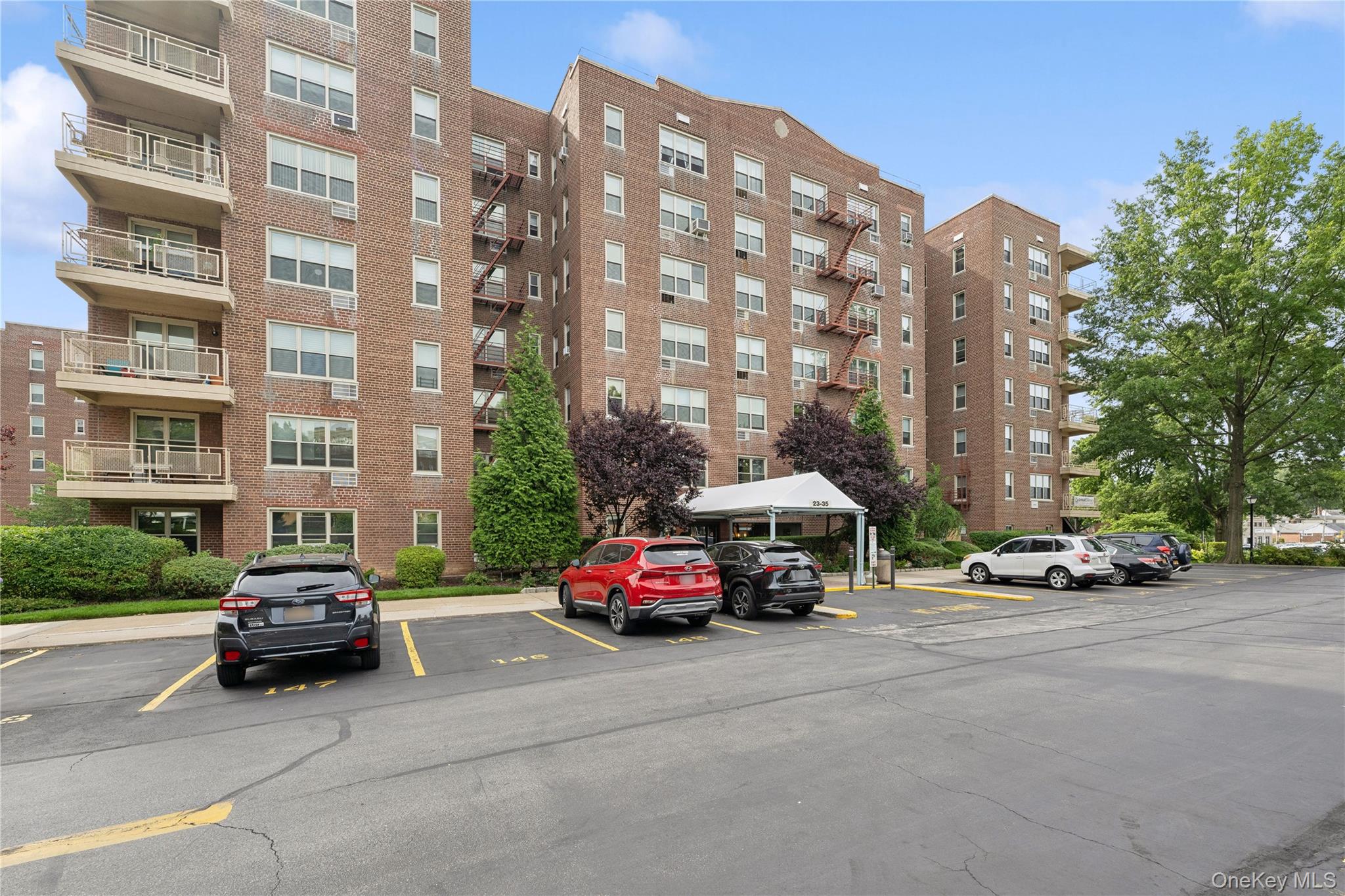 23-35 Bell Blvd., Unit 4H