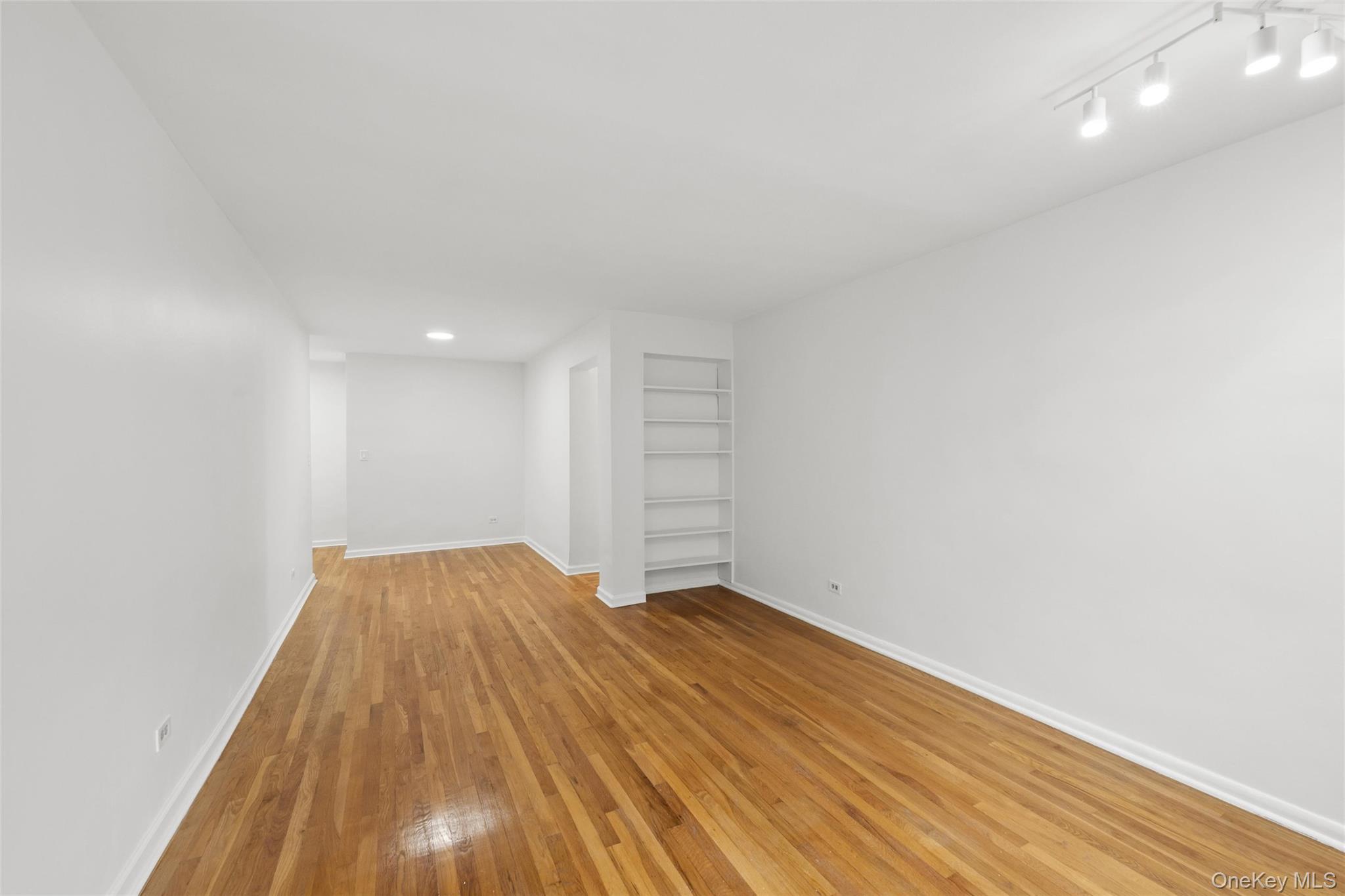 23-35 Bell Blvd., Unit 4H photo 8