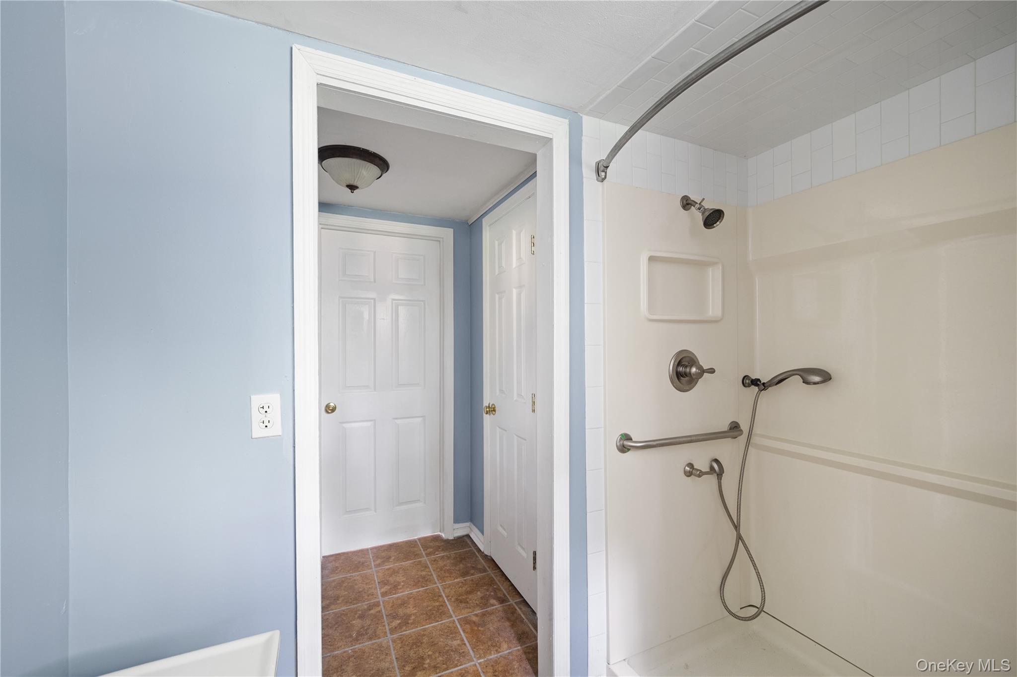 48 Theresa Boulevard – For Sale photo 35