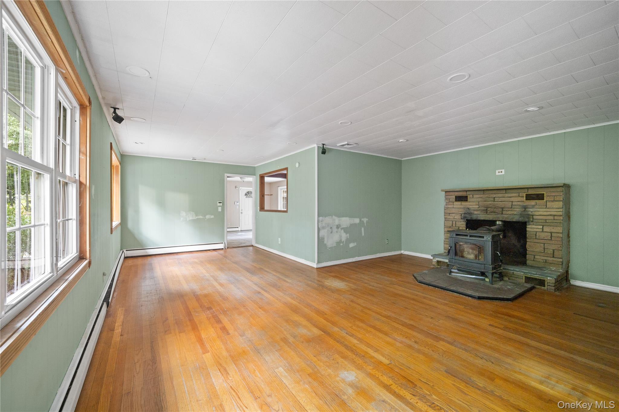 48 Theresa Boulevard – For Sale photo 6