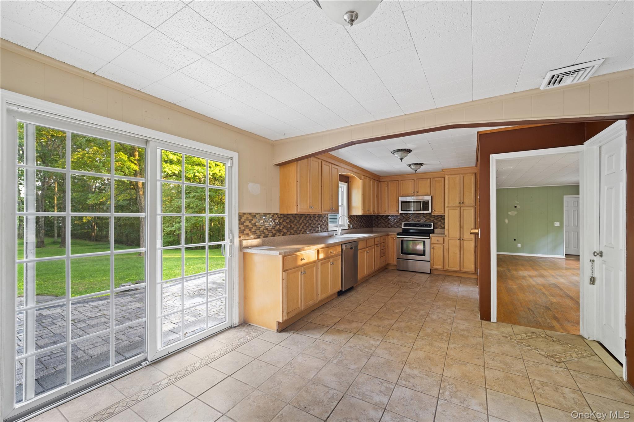 48 Theresa Boulevard – For Sale photo 8