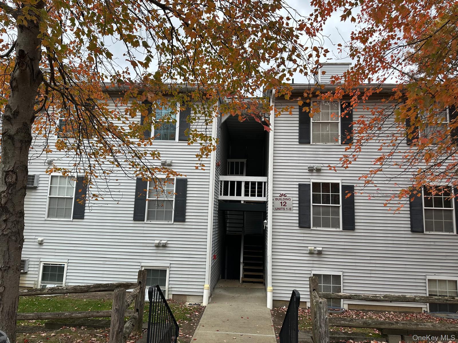 12 Lexington Hill, Unit 2 photo 2