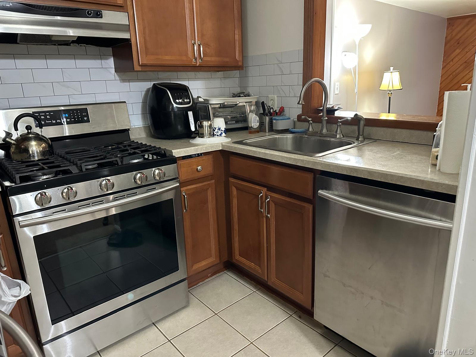 12 Lexington Hill, Unit 2 photo 9