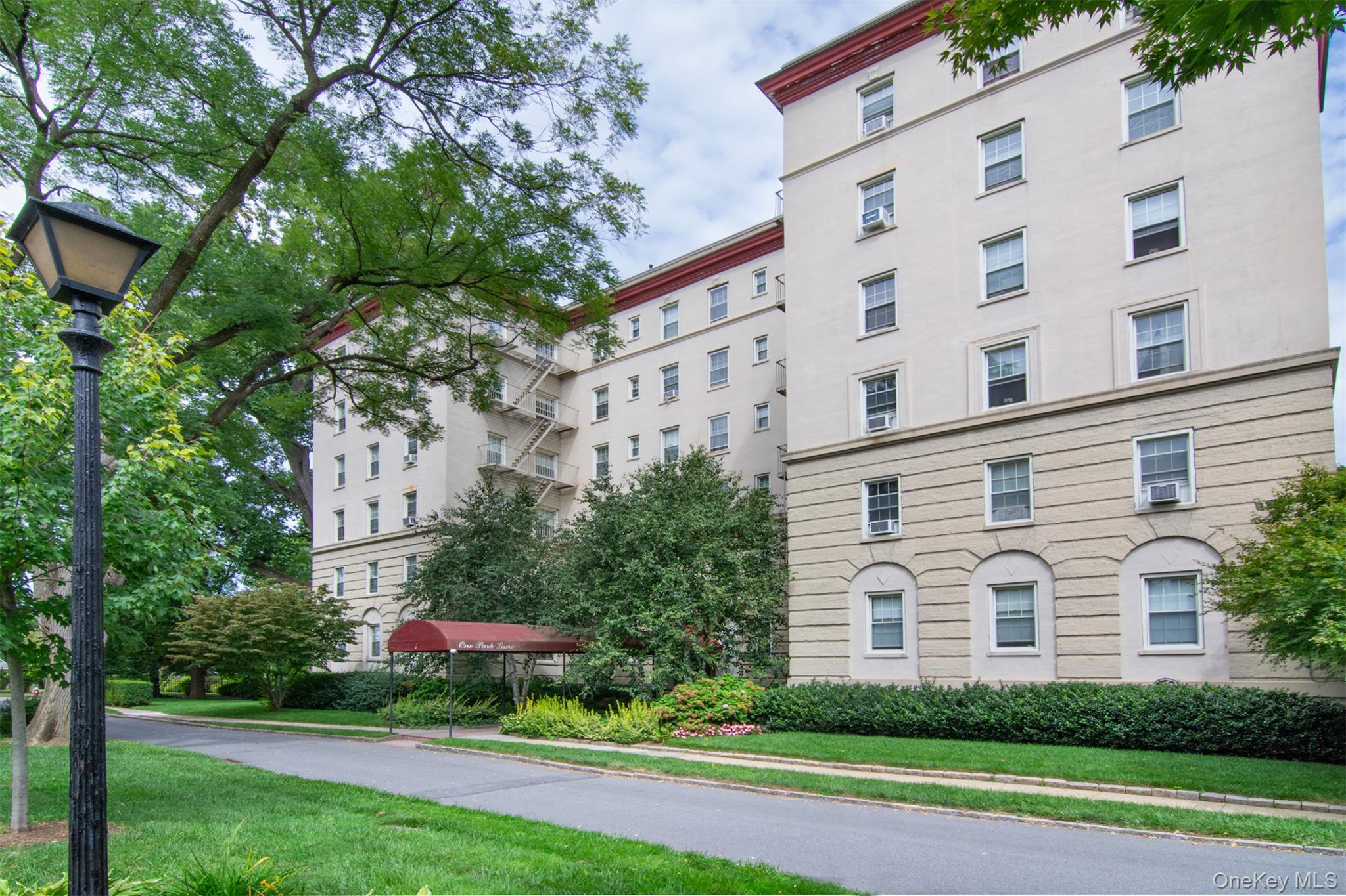 1 Park Lane, Unit 3A photo 2