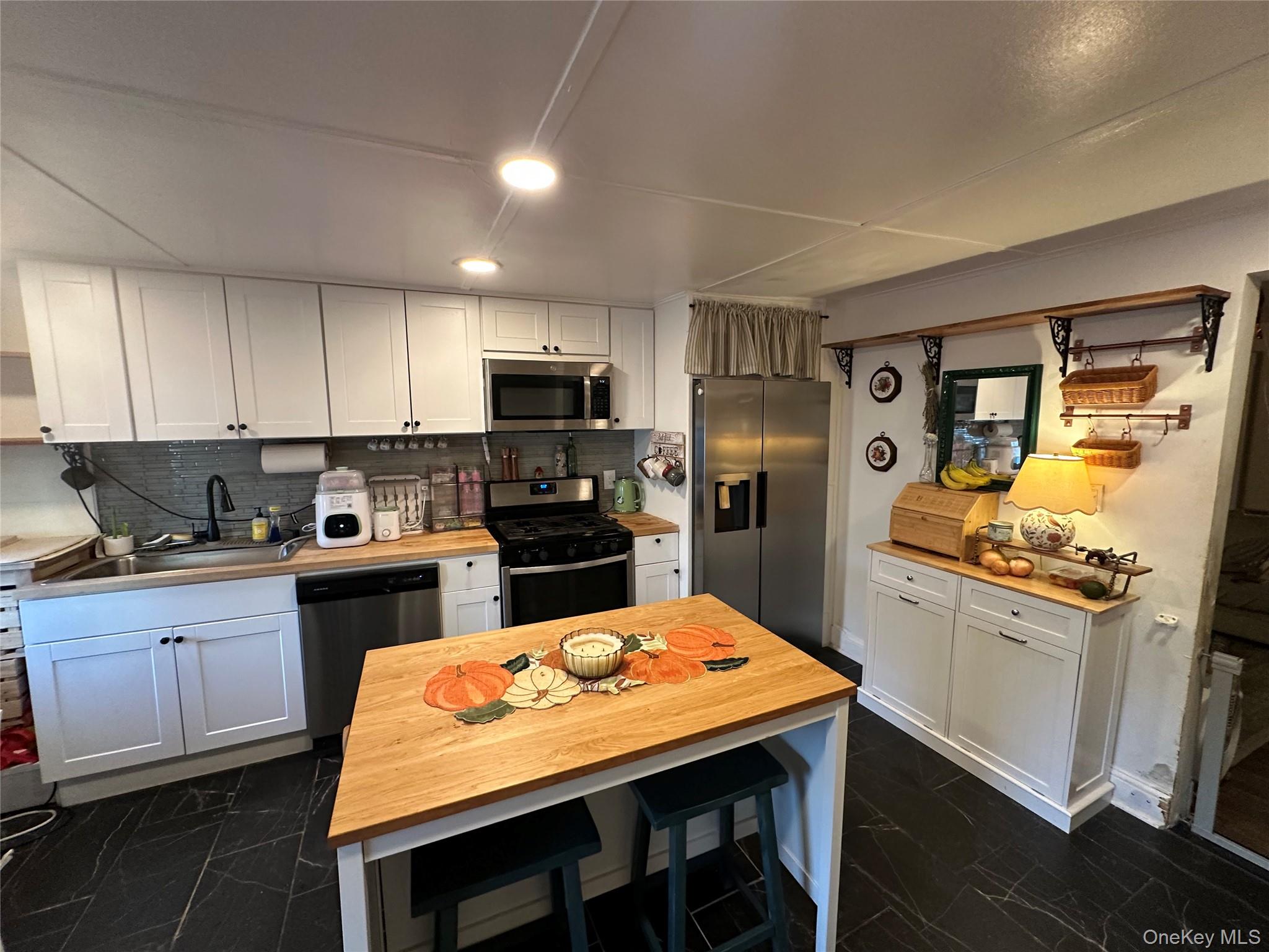 33 E Catherine Street – For Sale
