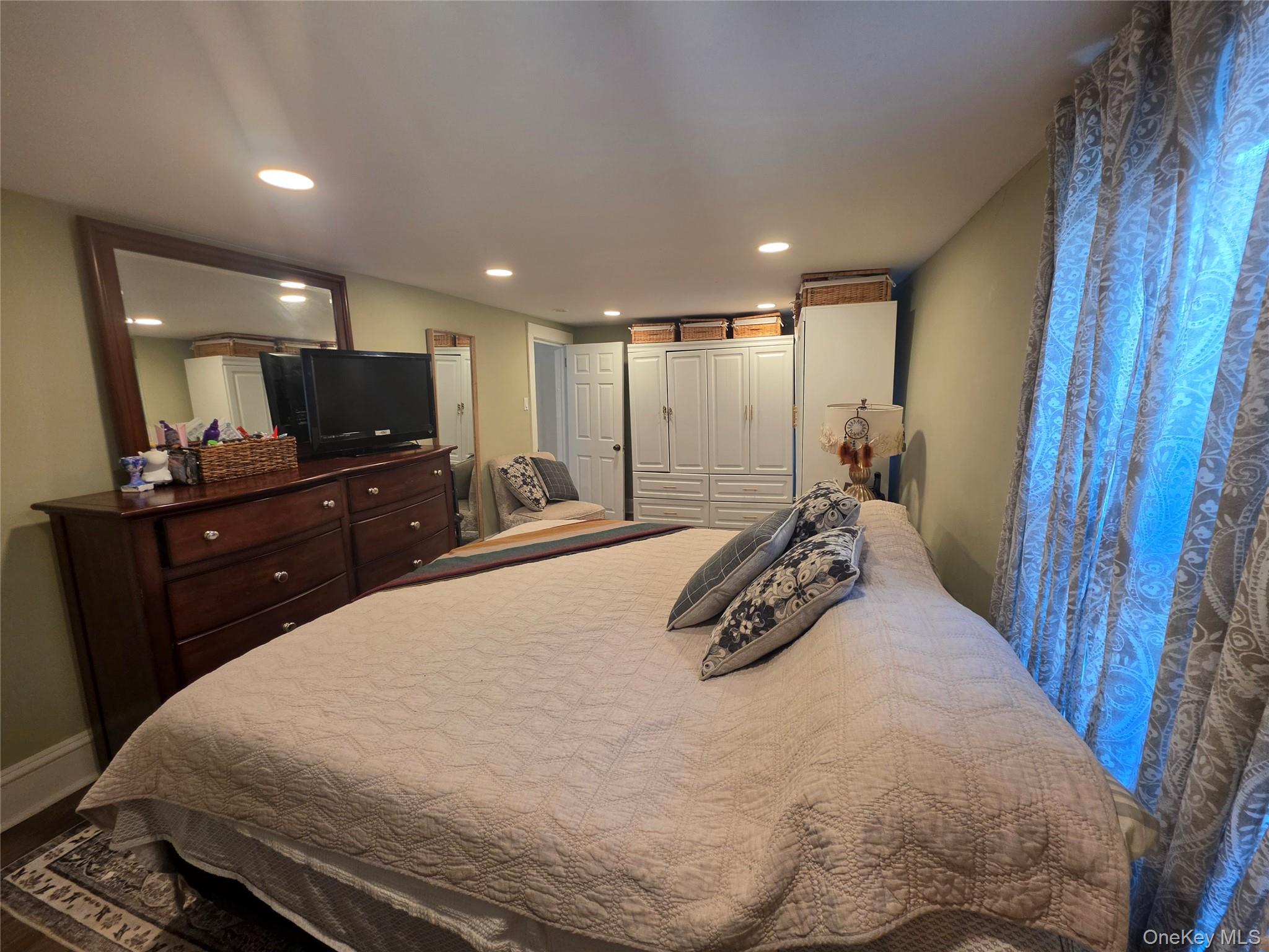 33 E Catherine Street – For Sale photo 21