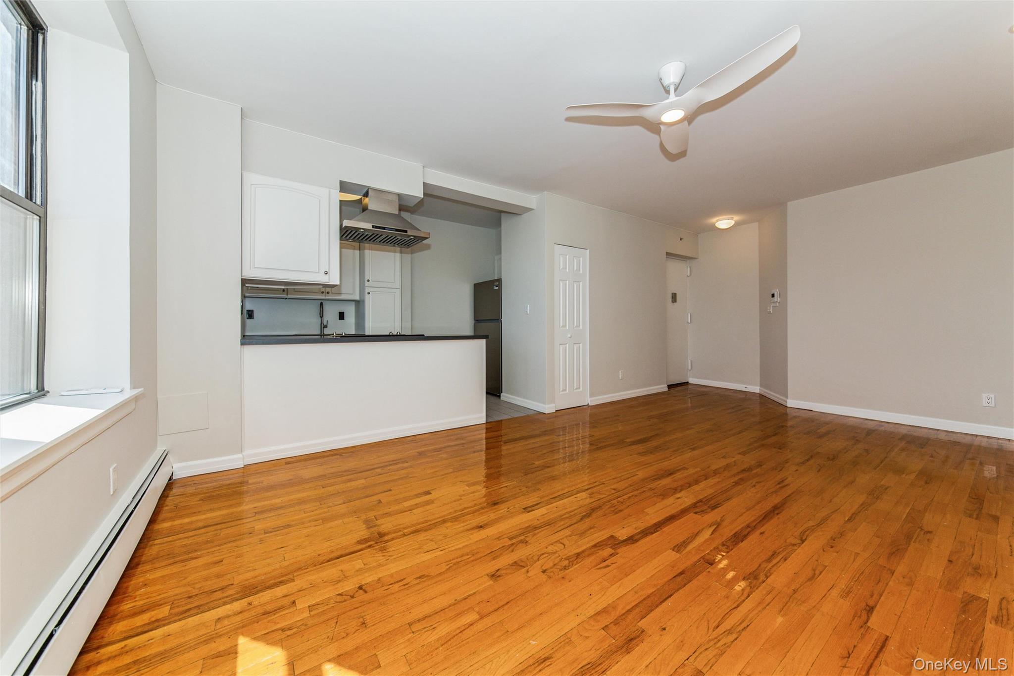 25 W Broadway, Unit 503 photo 9