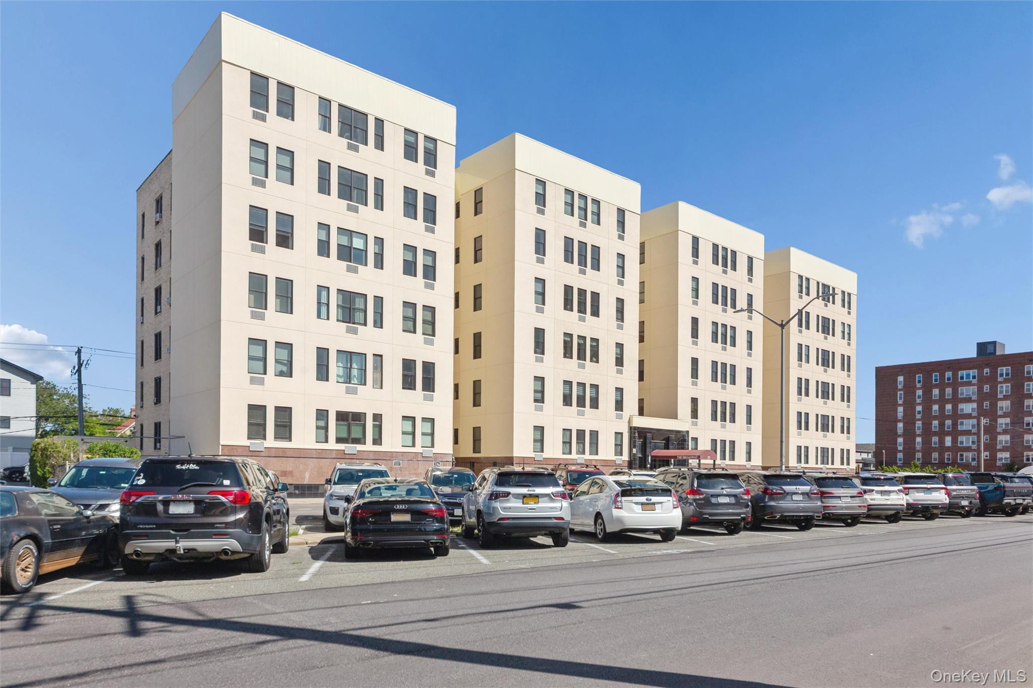 25 W Broadway, Unit 503