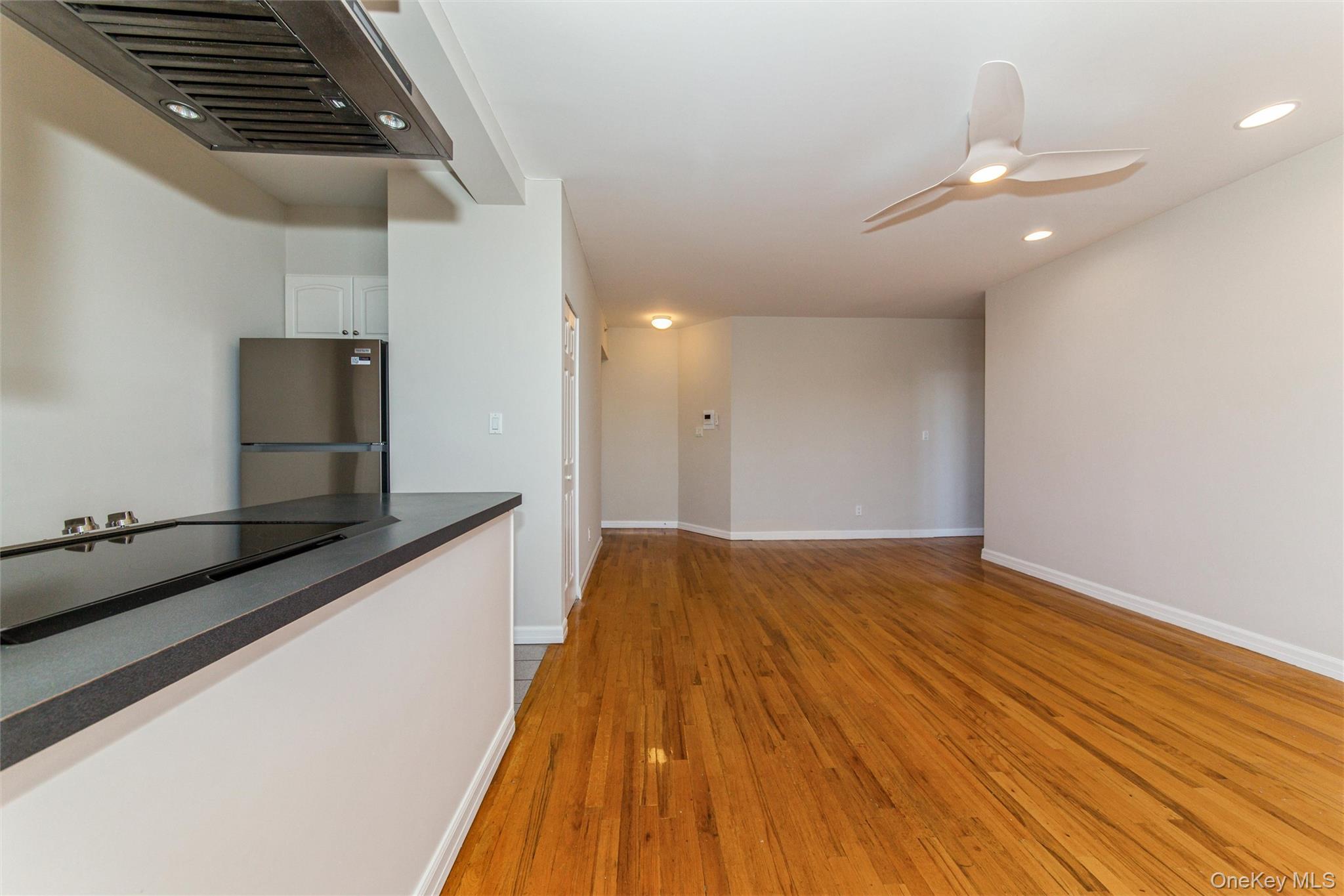 25 W Broadway, Unit 503 photo 12