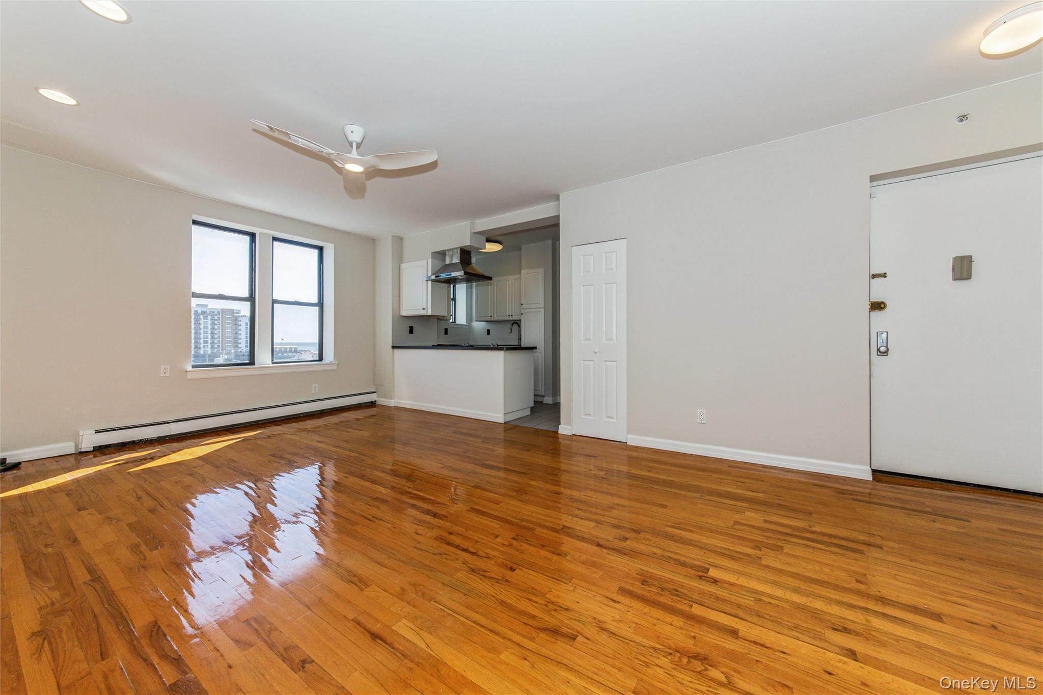 25 W Broadway, Unit 503 photo 10