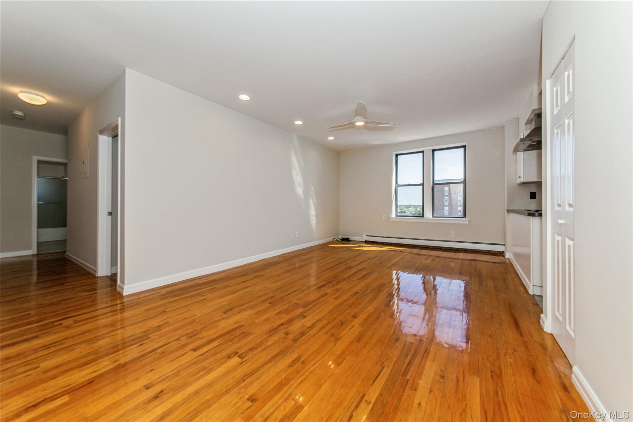 25 W Broadway, Unit 503 photo 11