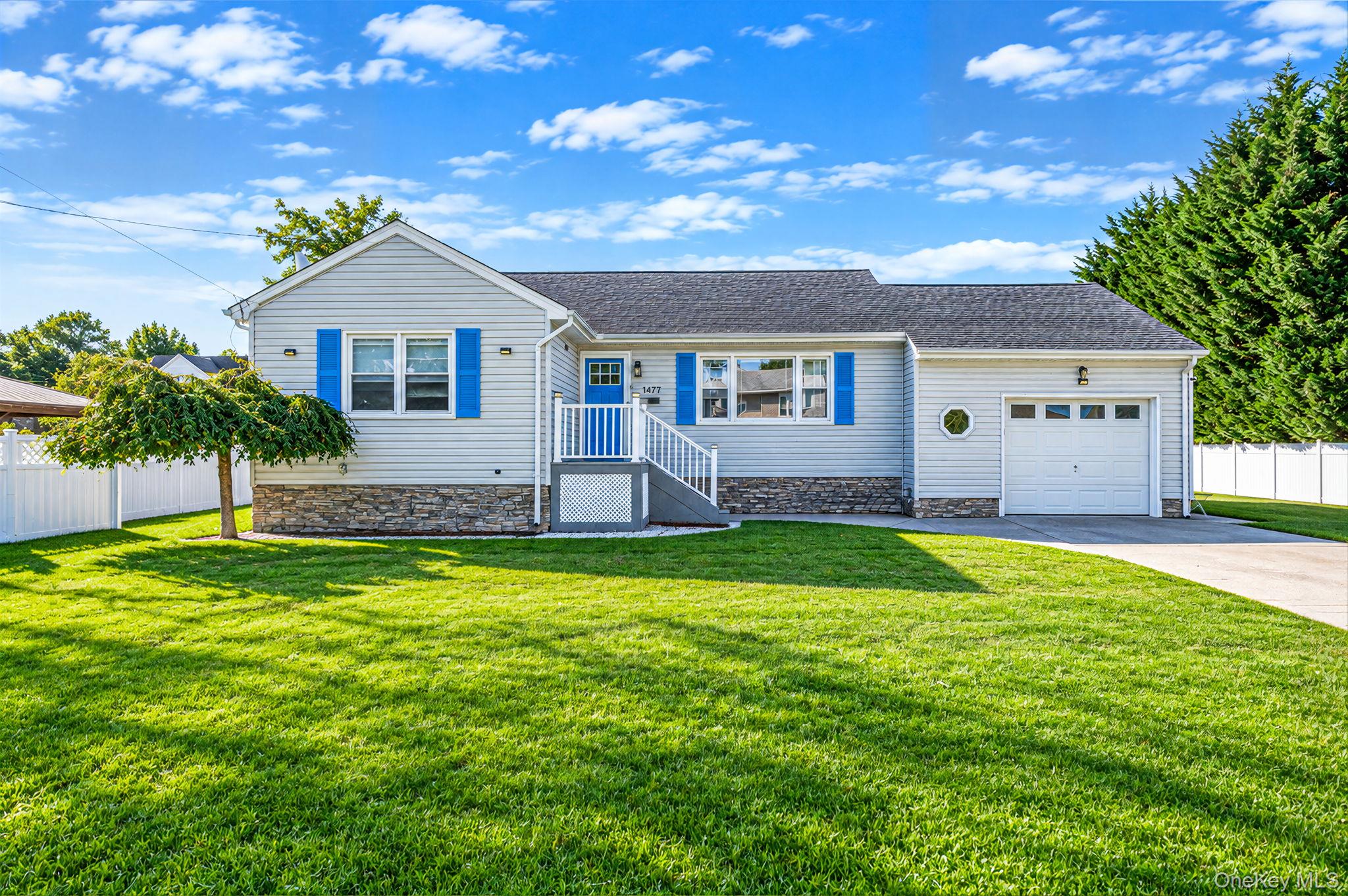 1477 6th Street – For Sale