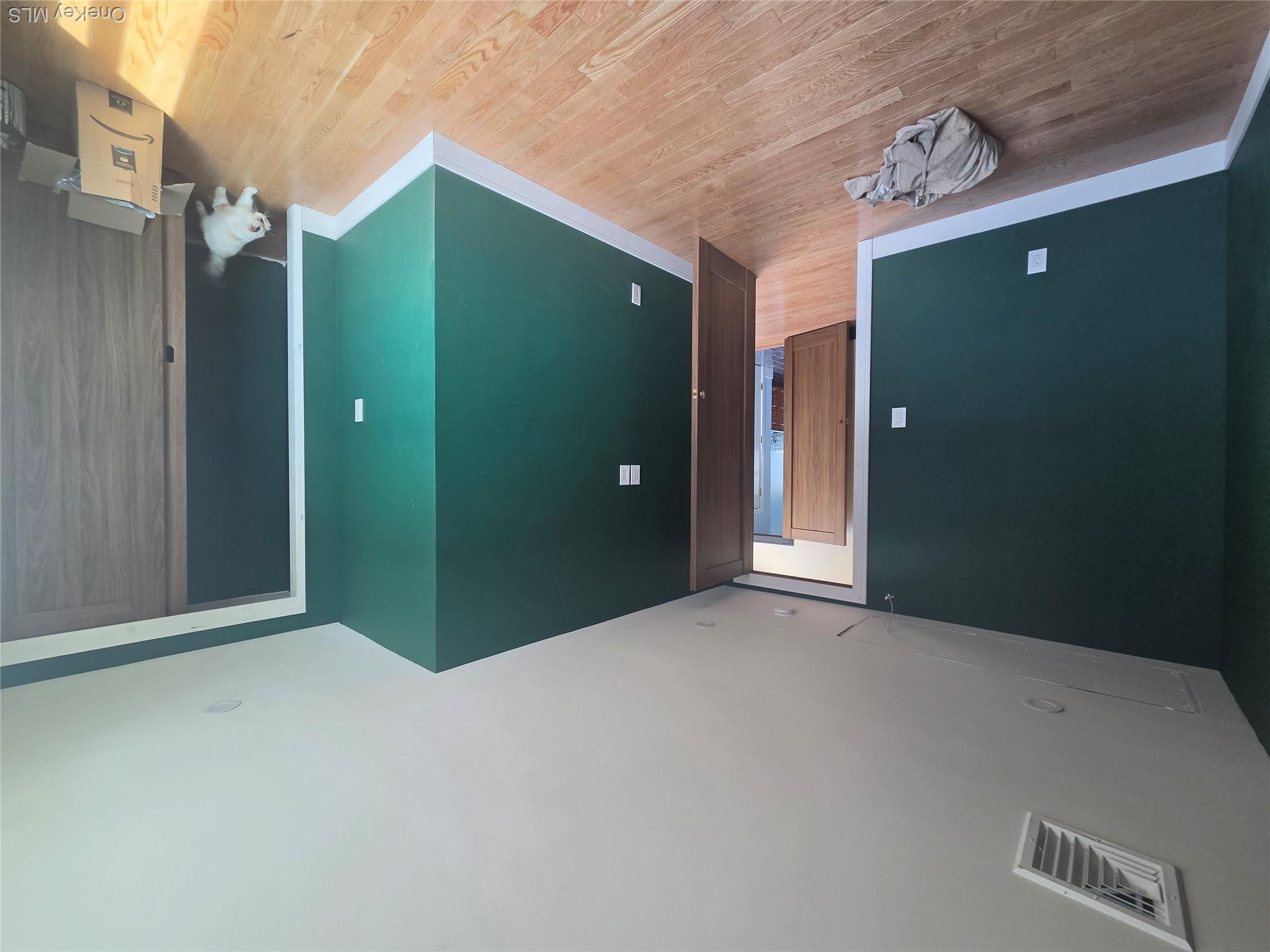 2706 Peconic Avenue – For Rent photo 27