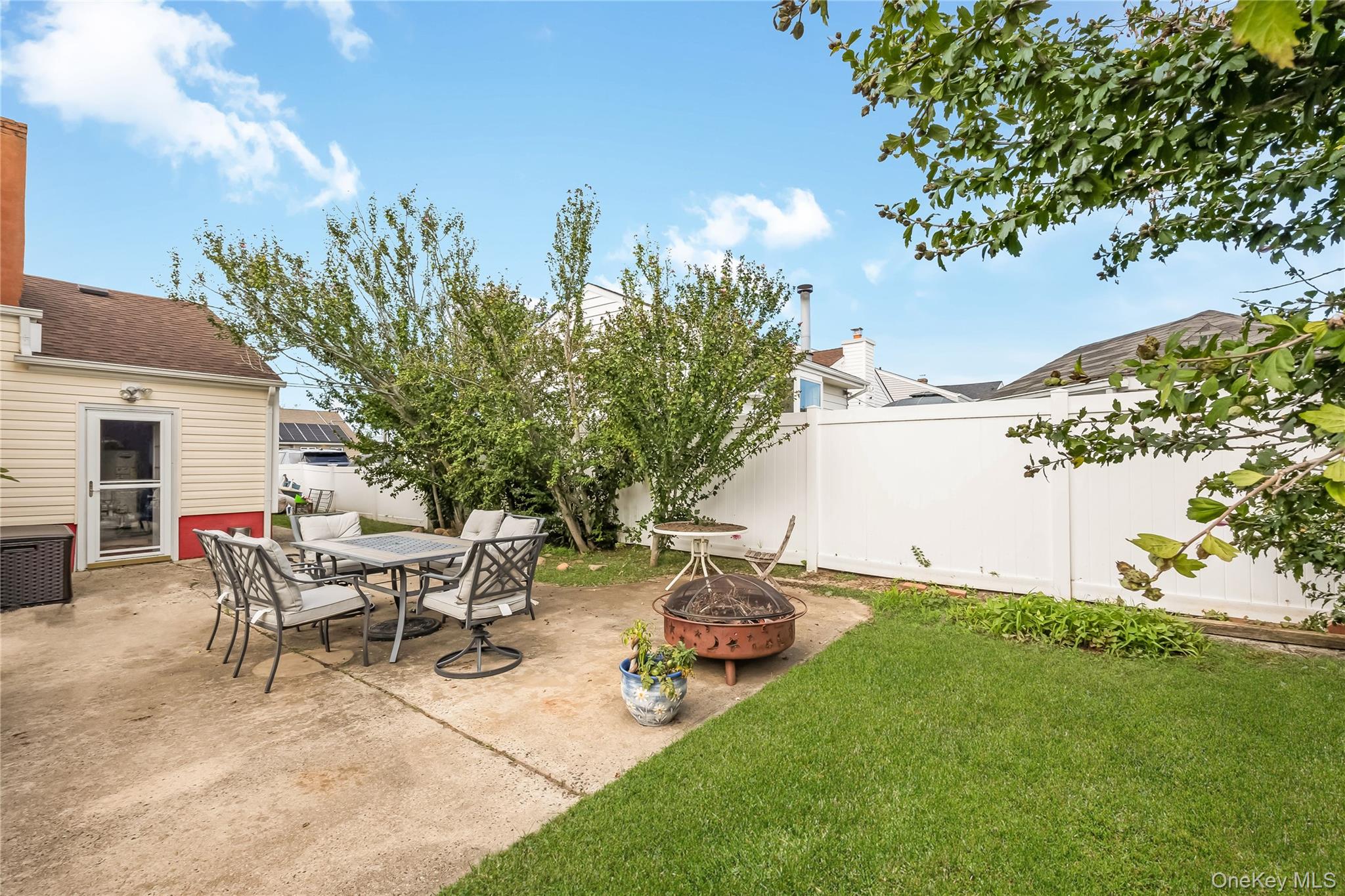 19 Rainbow Lane – For Sale photo 4