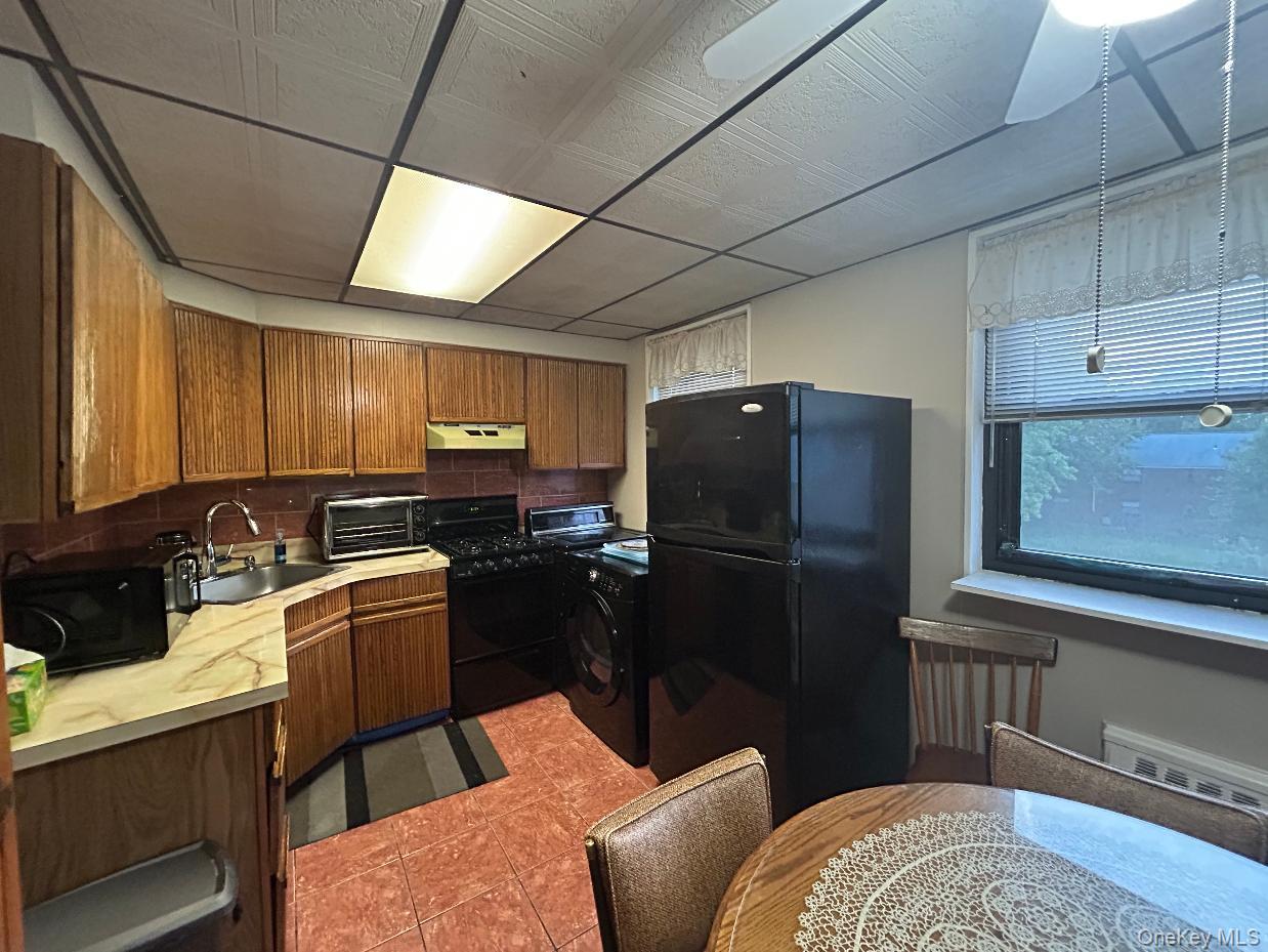 160-19 17th Avenue, Unit 6-400 photo 3