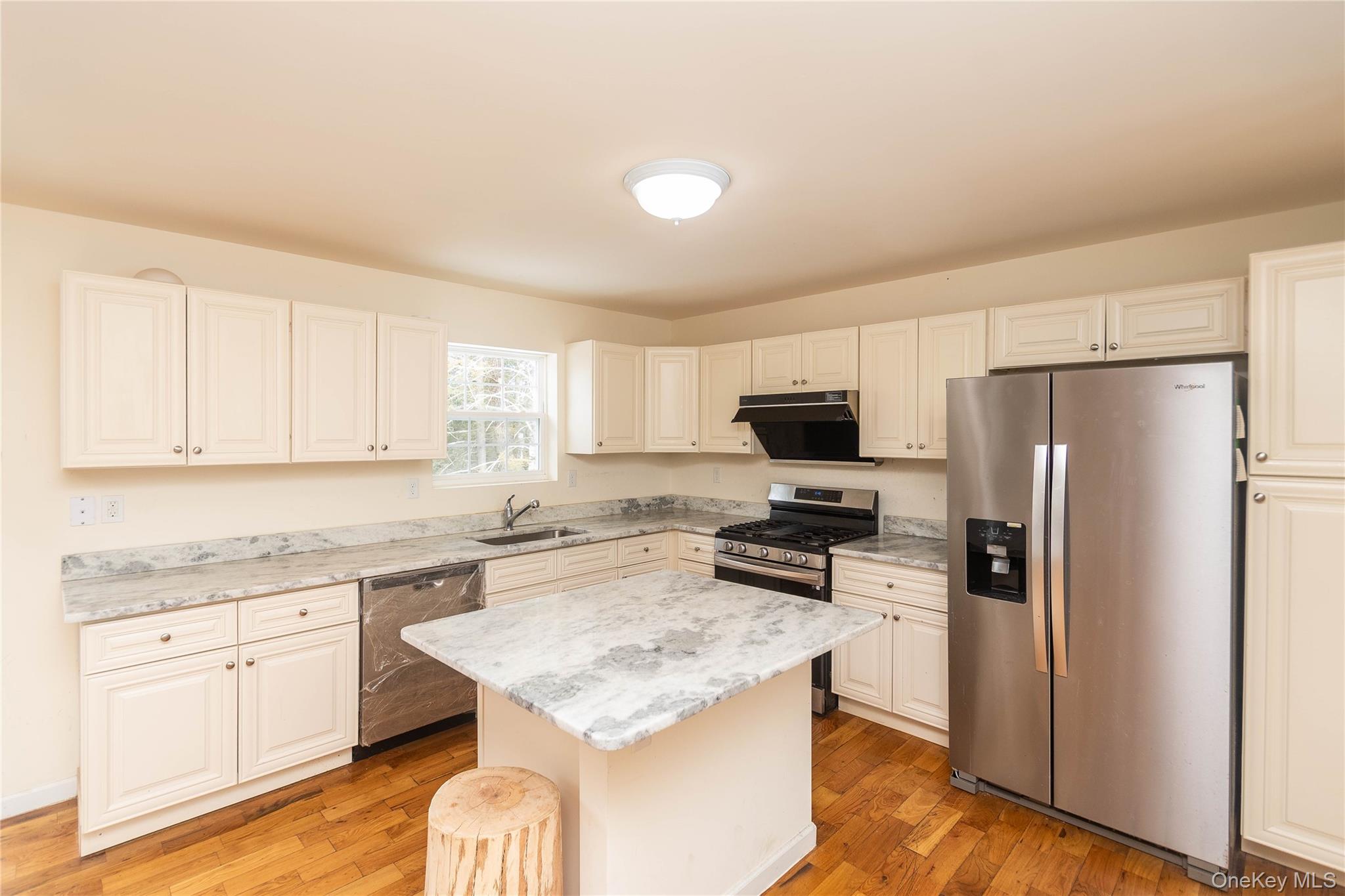 62 BRISTOL Circle – For Rent photo 13