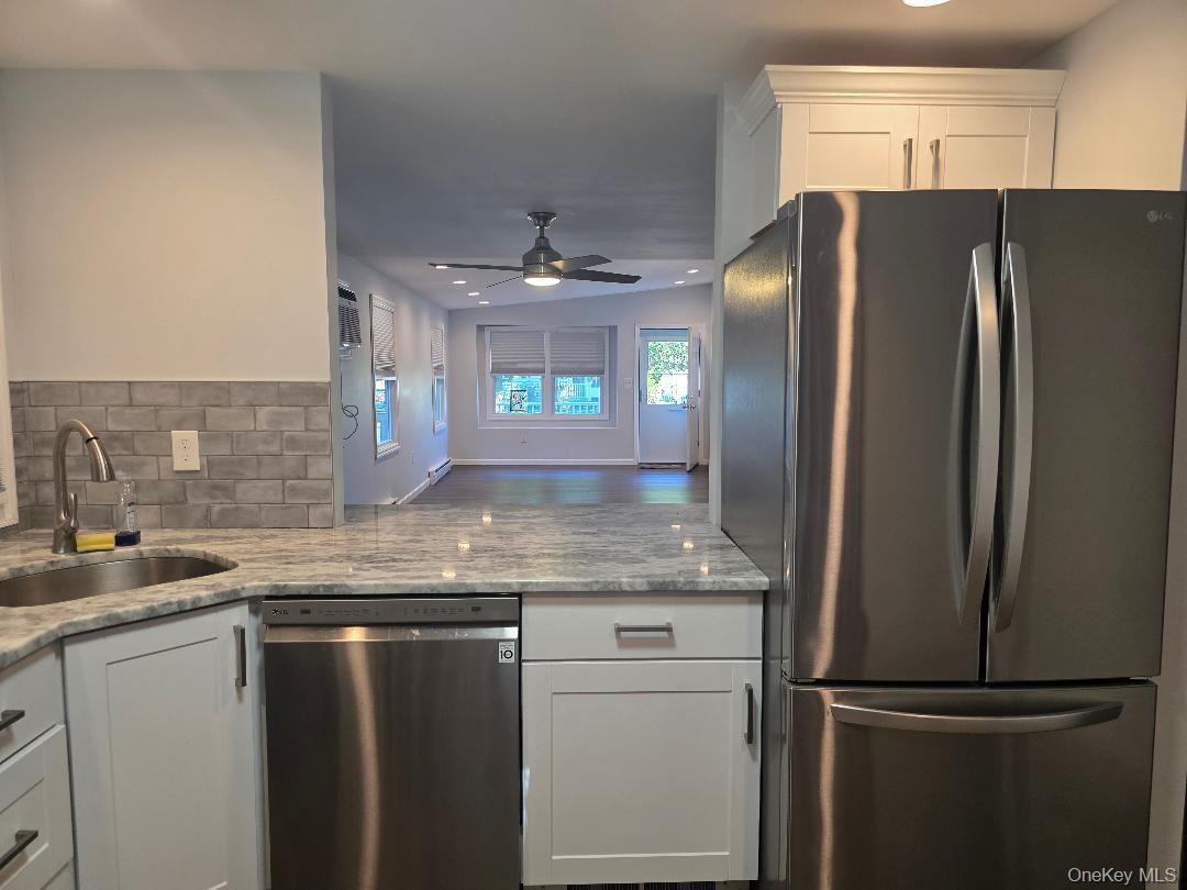 201 Village Circle W – For Sale photo 9