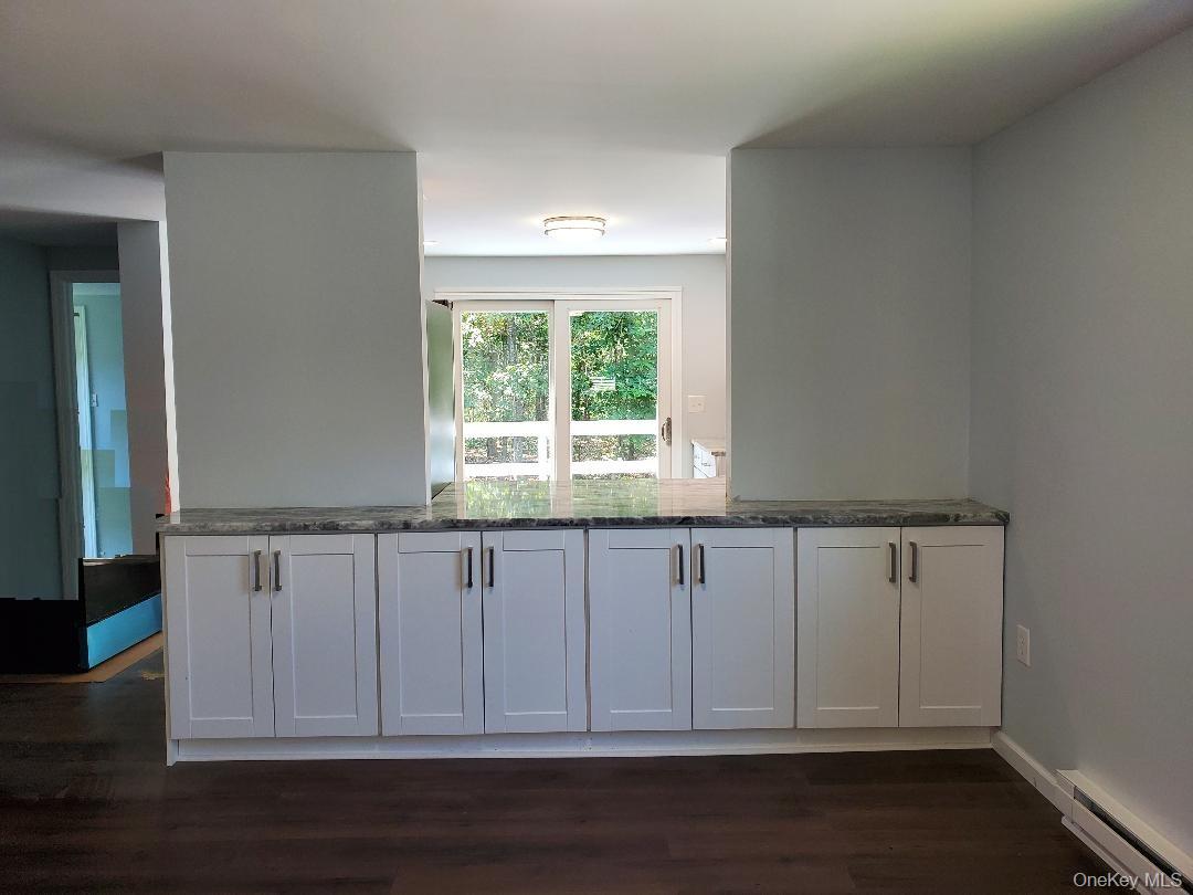 201 Village Circle W – For Sale photo 6