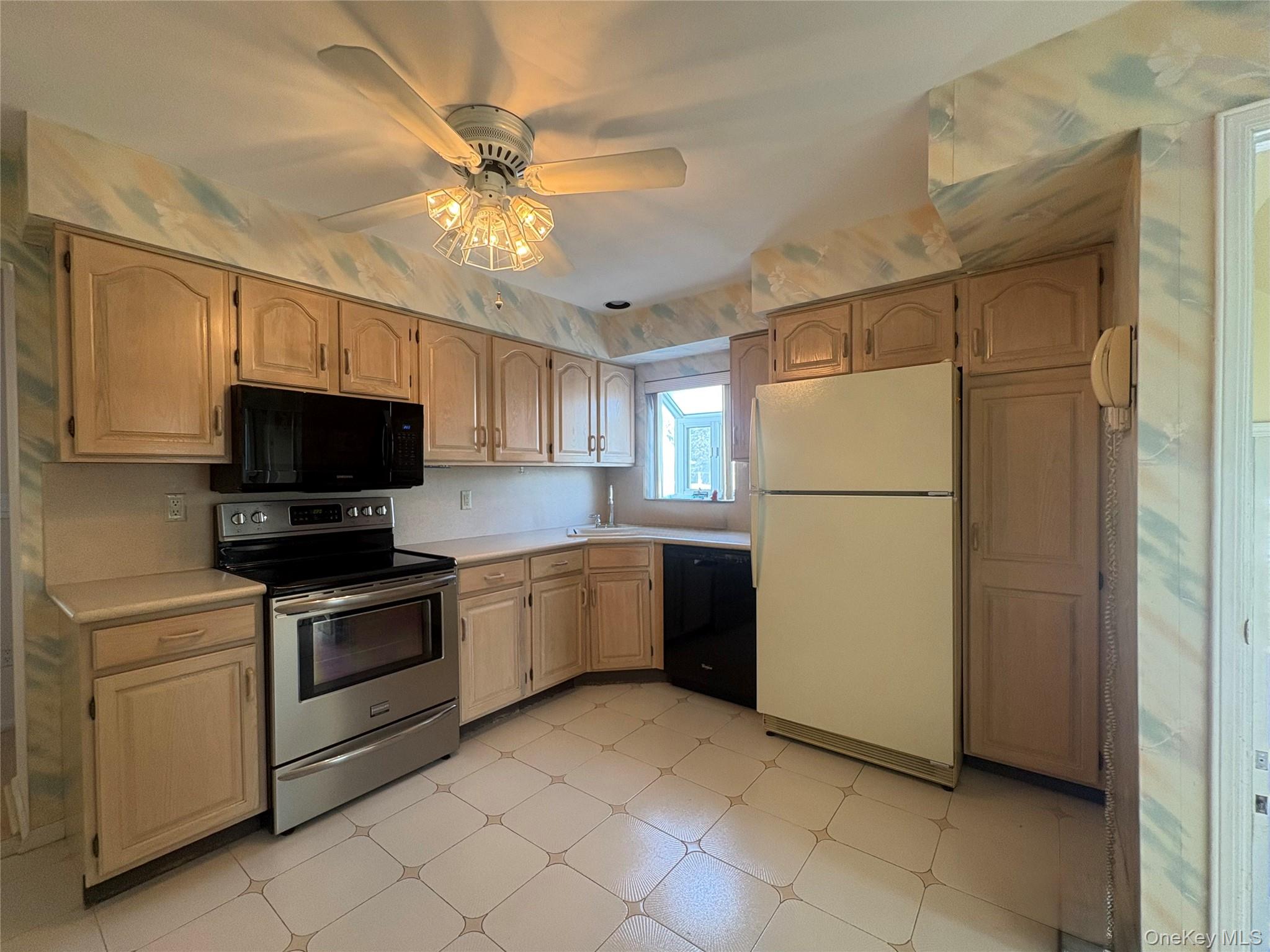 77 Hendrickson Avenue – For Rent photo 6