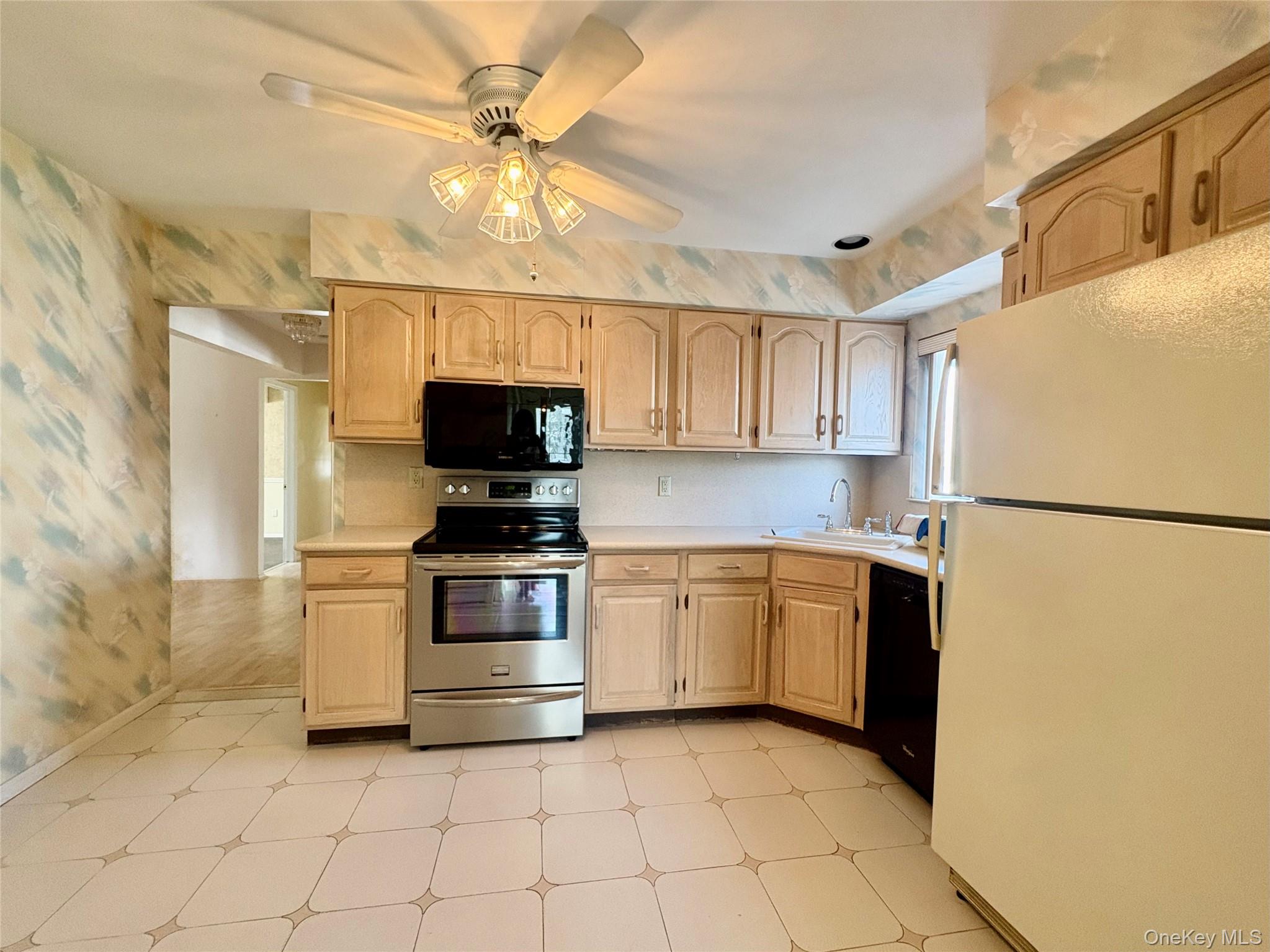 77 Hendrickson Avenue – For Rent photo 7