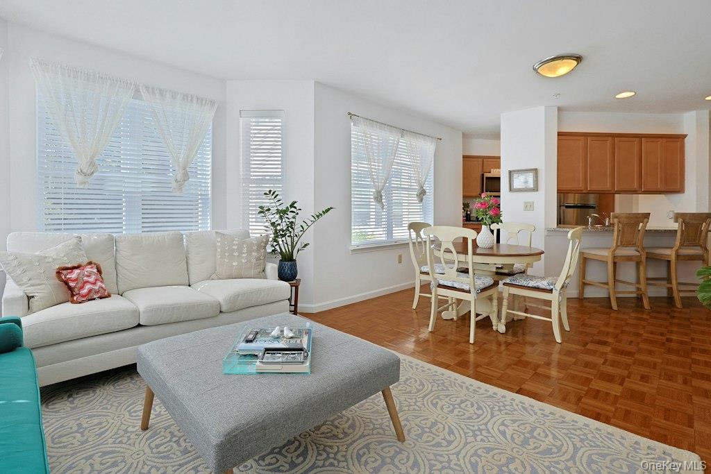 207 Sutton Drive, Unit 207 photo 7
