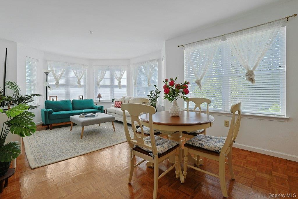 207 Sutton Drive, Unit 207 photo 6