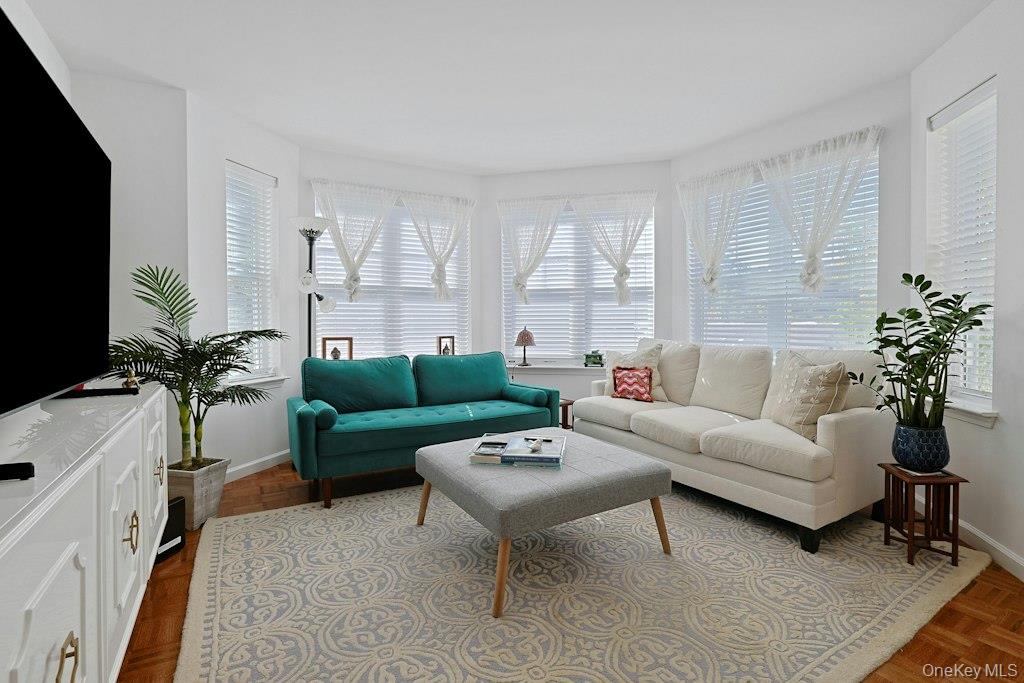207 Sutton Drive, Unit 207 photo 4