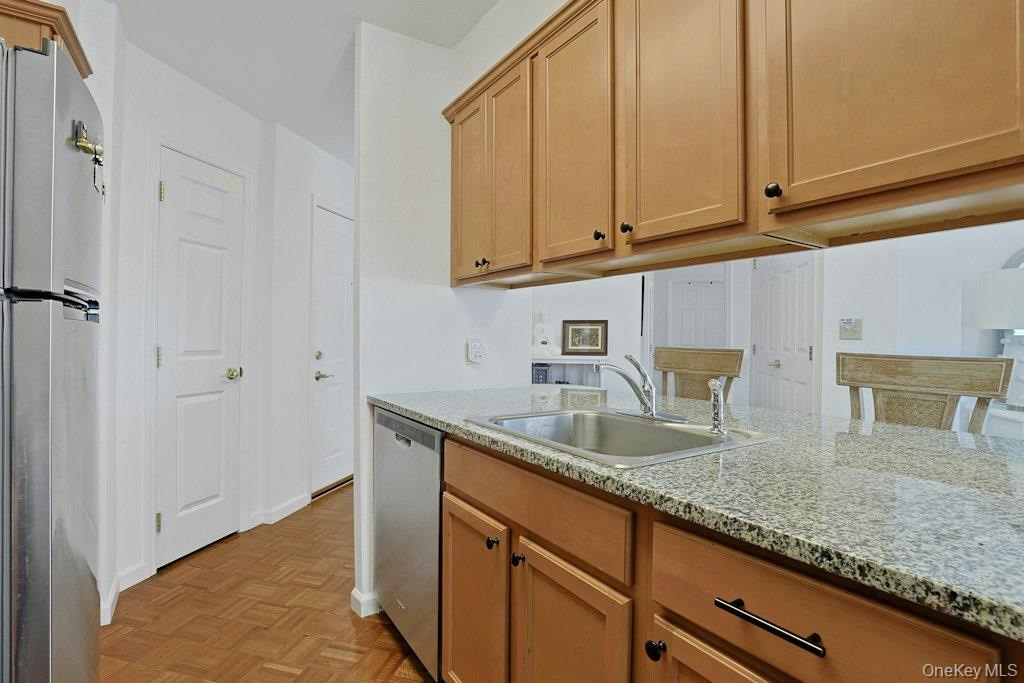 207 Sutton Drive, Unit 207 photo 16