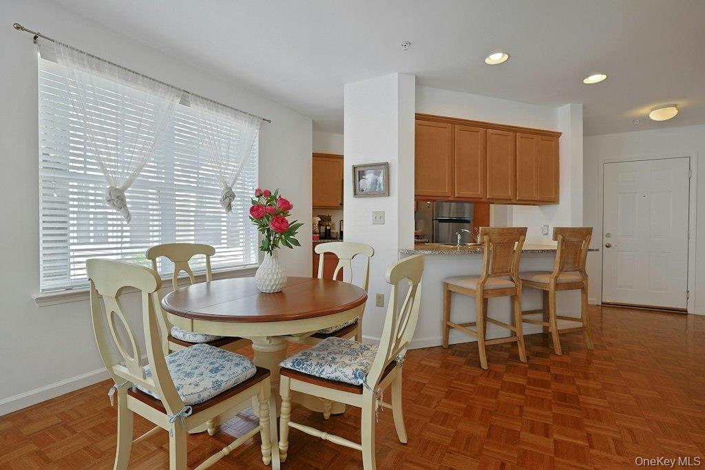 207 Sutton Drive, Unit 207 photo 8
