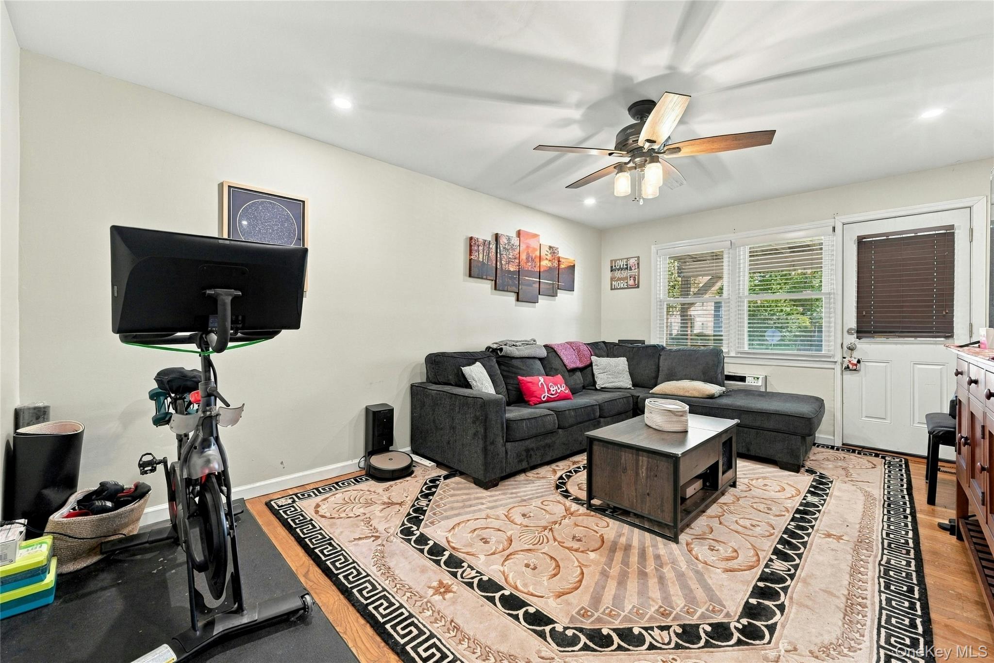 97 Cardinal Lane, Unit 1b photo 3