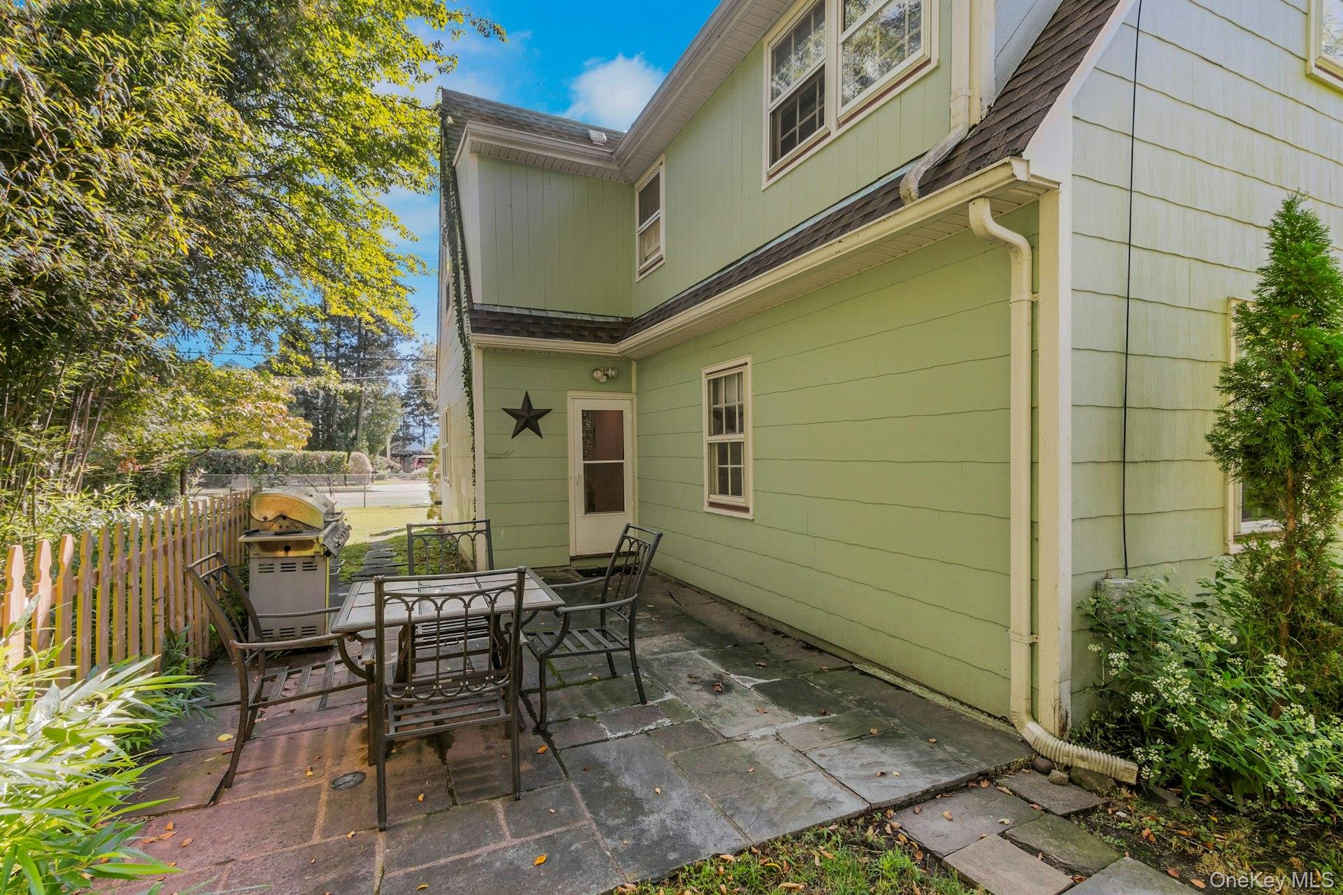 160 N Broadway – For Sale photo 27