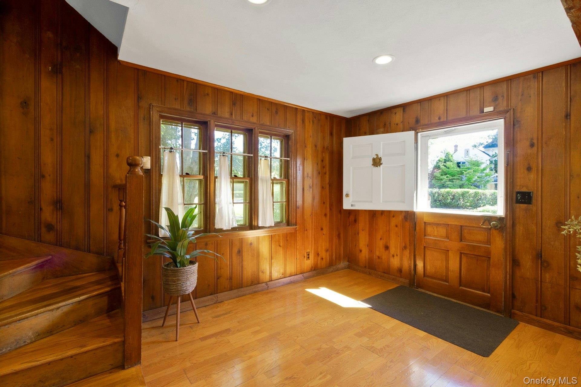 160 N Broadway – For Sale photo 4
