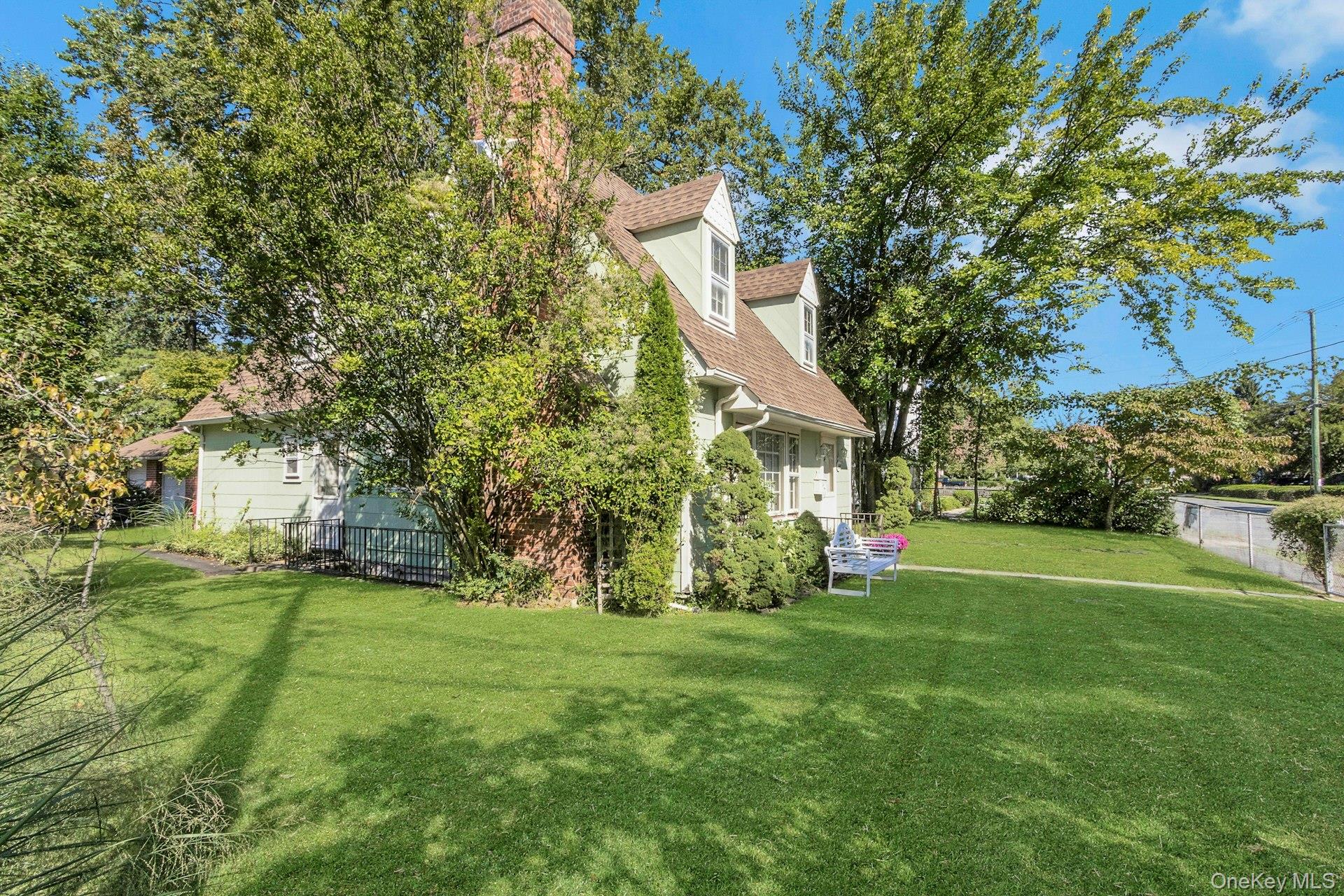 160 N Broadway – For Sale photo 28