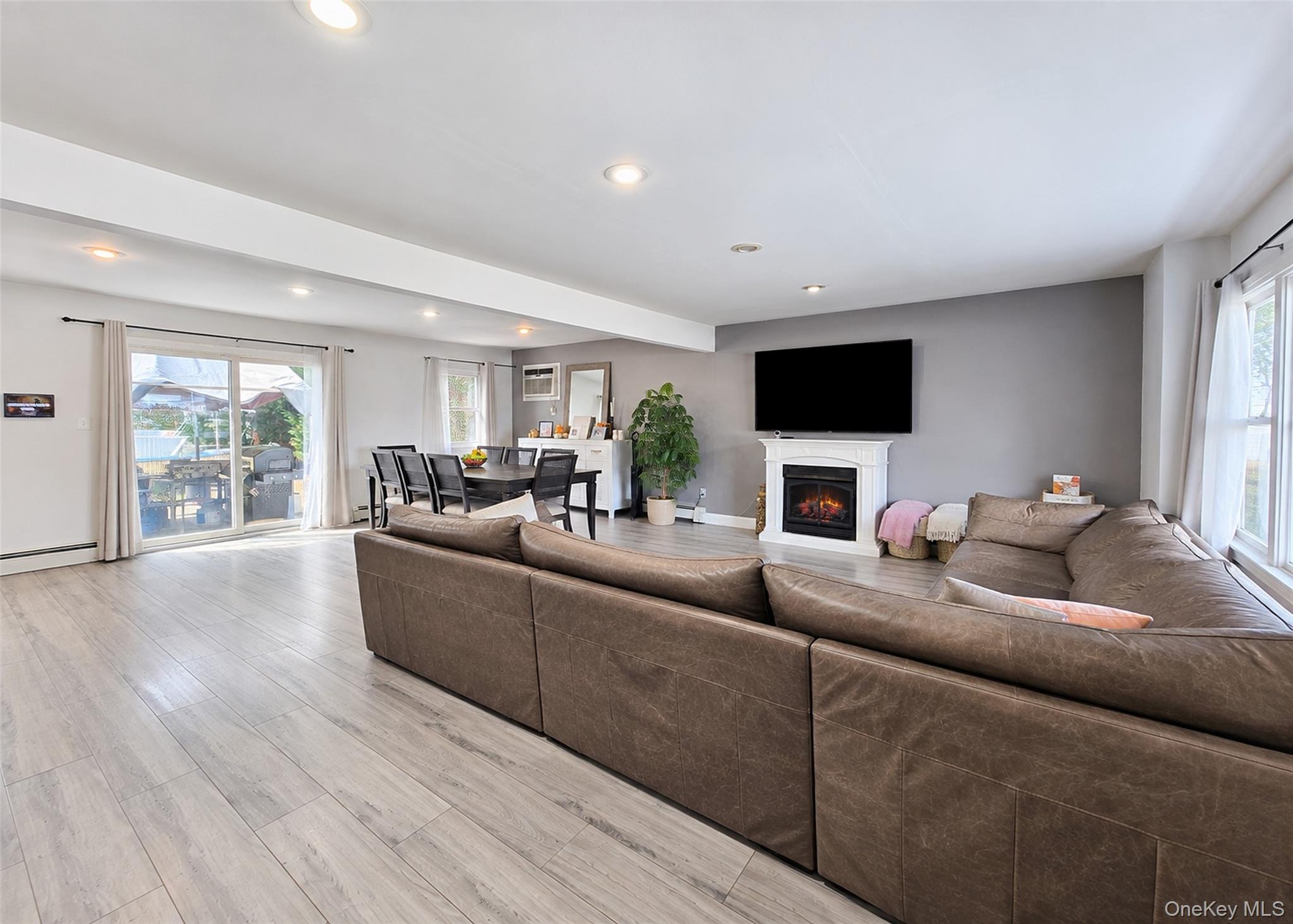 362 Singingwood Drive – For Sale photo 8