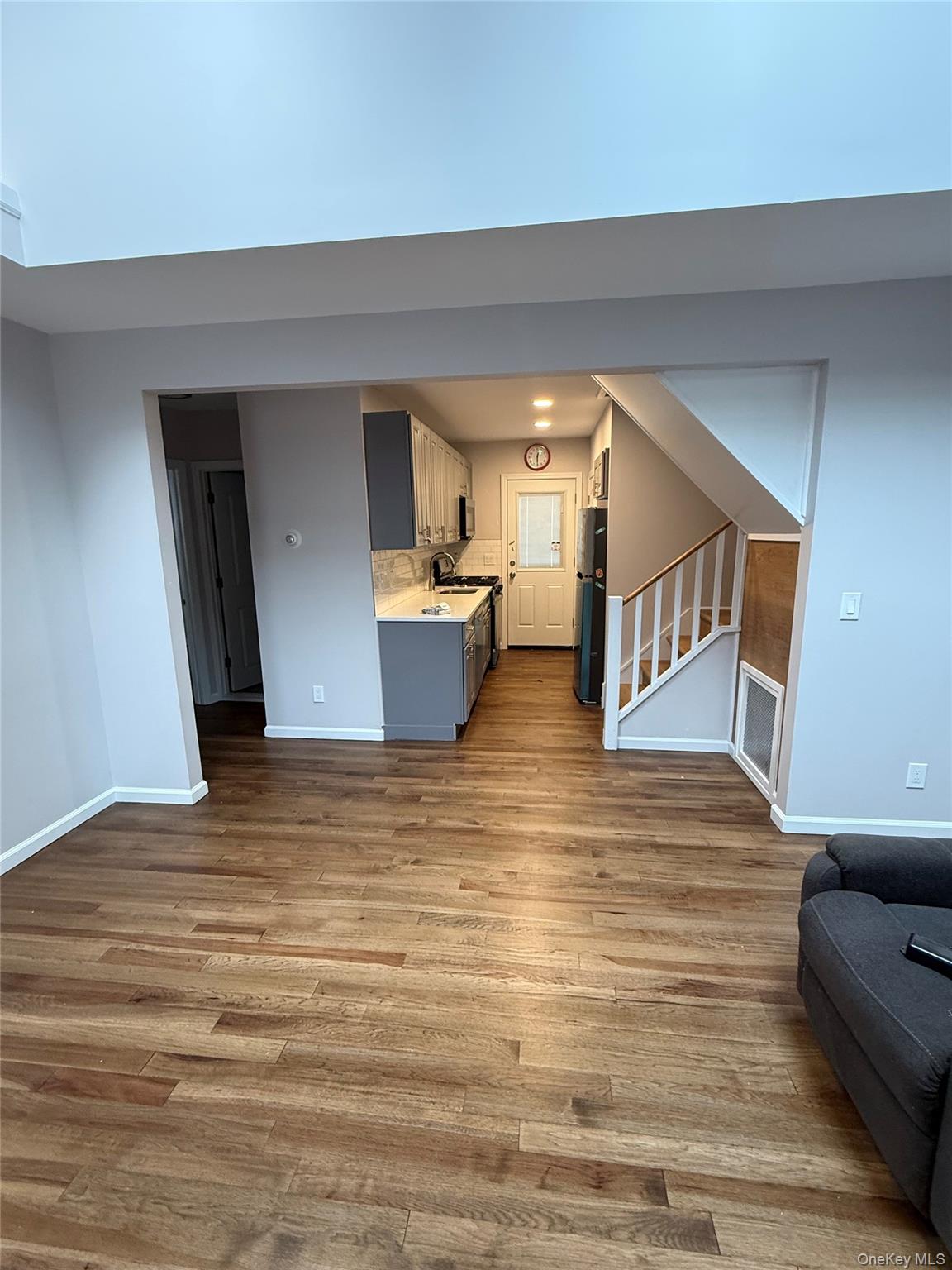 18 Grand Street – For Sale photo 3
