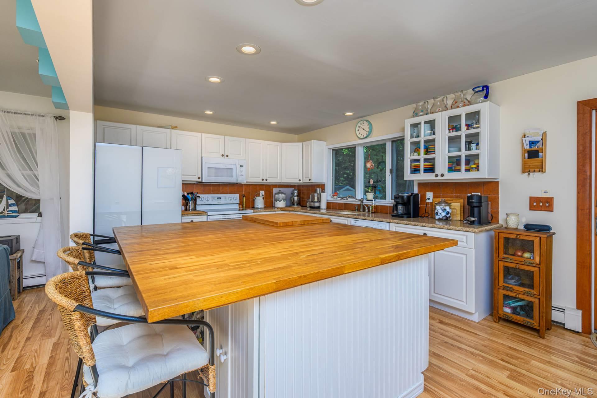 4 Rainbow Lane – For Sale photo 9