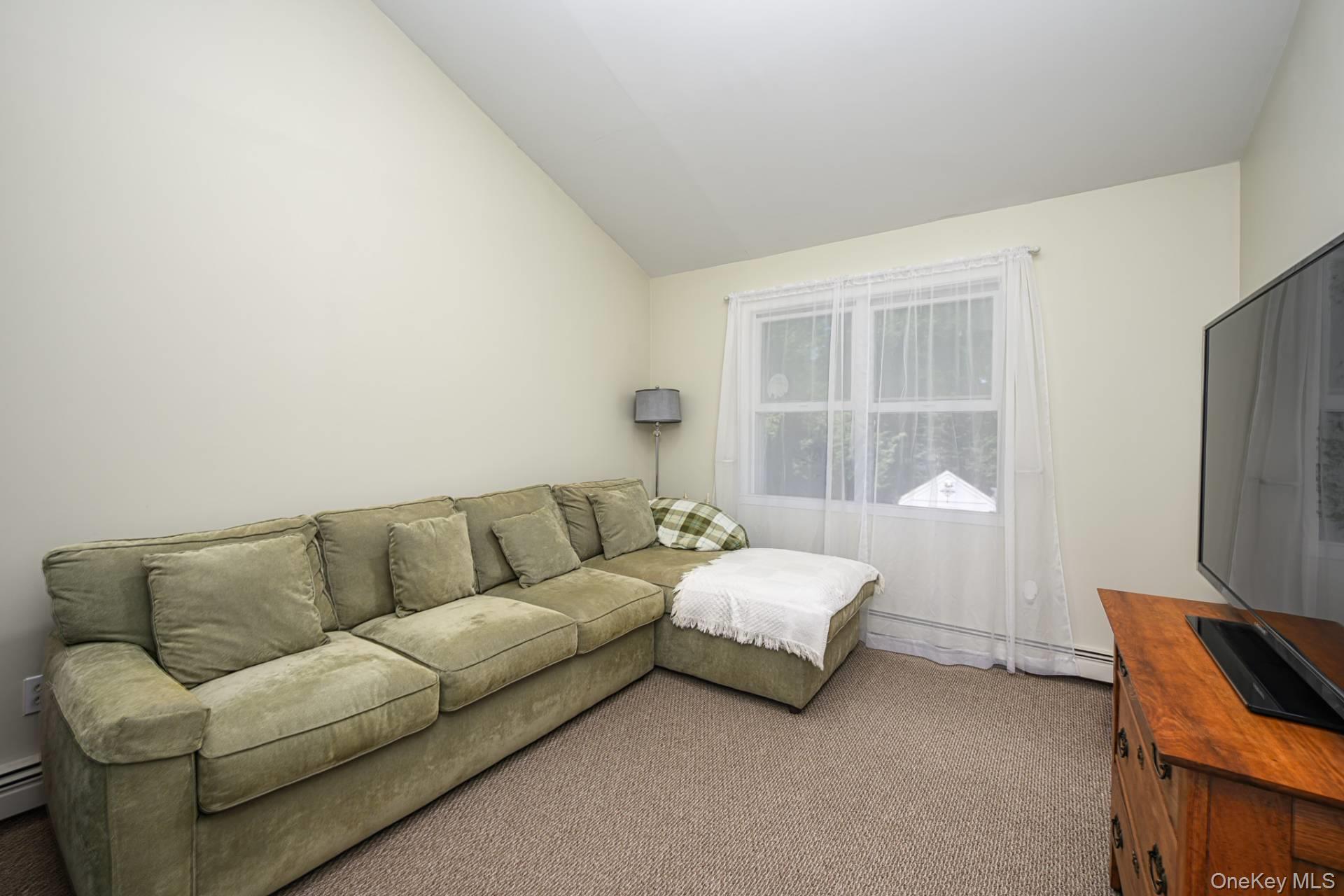 4 Rainbow Lane – For Sale photo 16