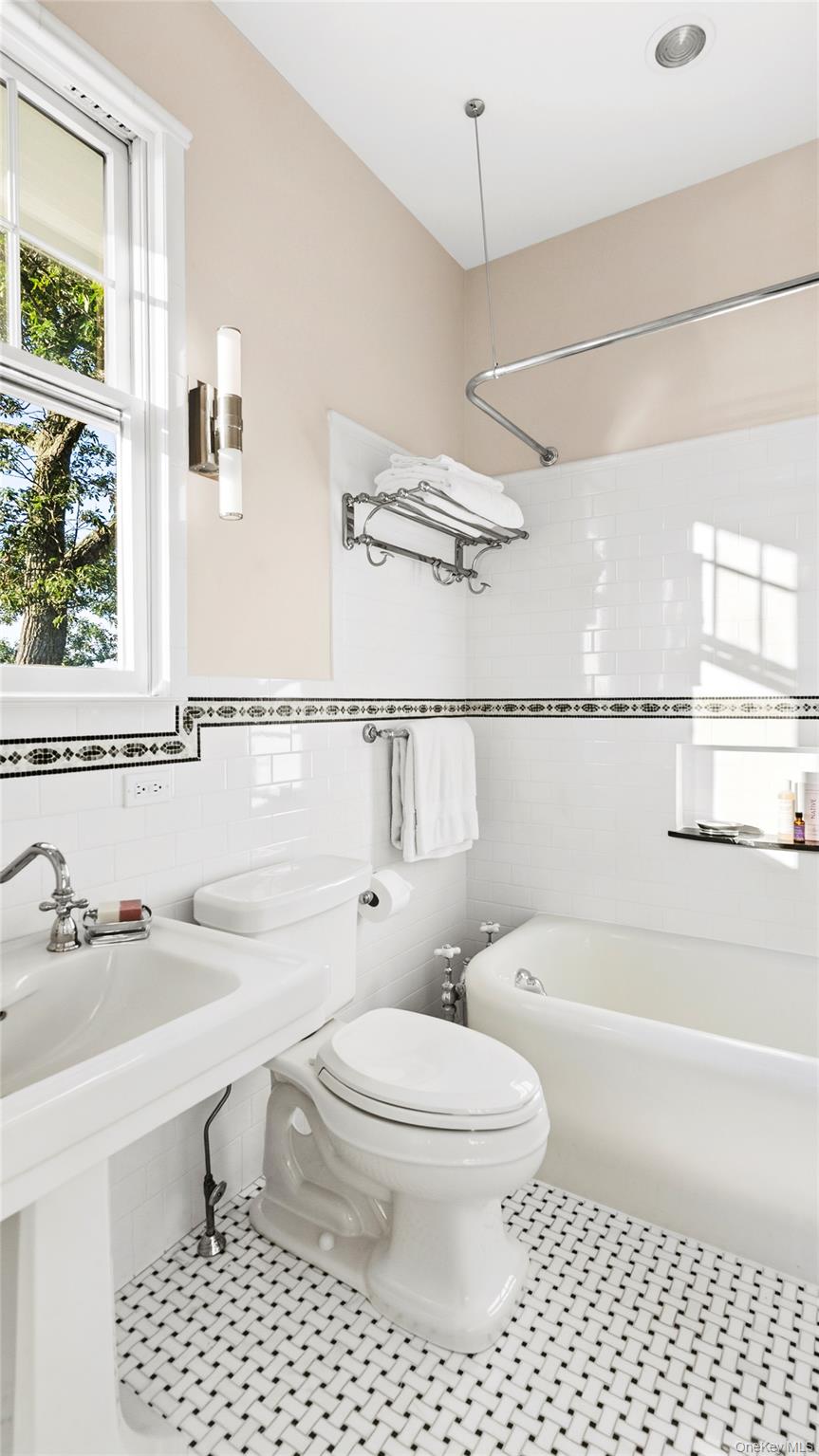 11 Arbutus Lane – For Sale photo 15