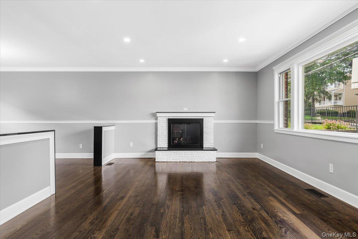 85 Franklin Avenue, Unit 1 photo 4
