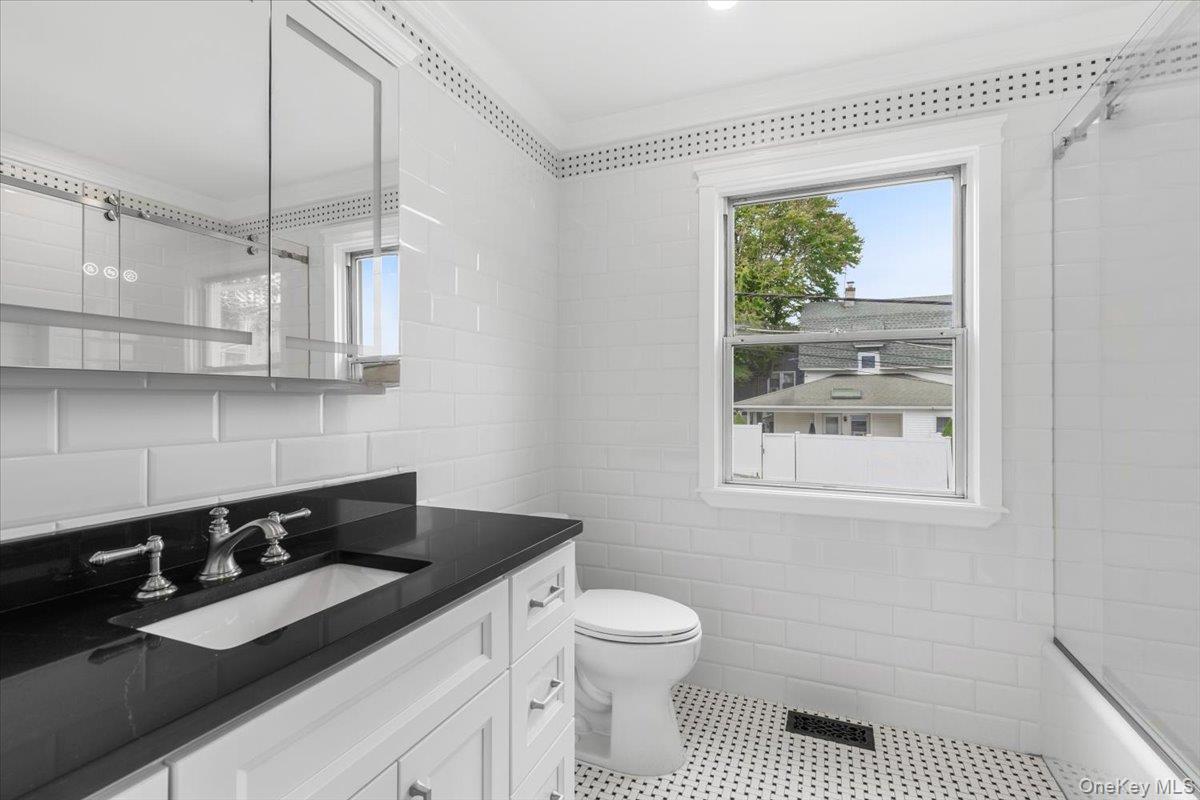 85 Franklin Avenue, Unit 1 photo 21