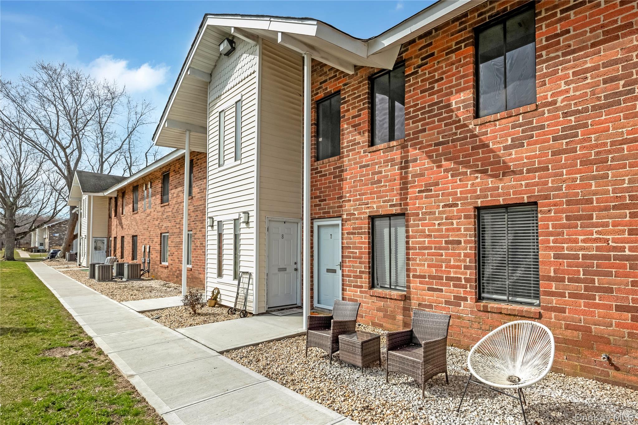 8 Cheyenne Court, Unit 8 photo 3