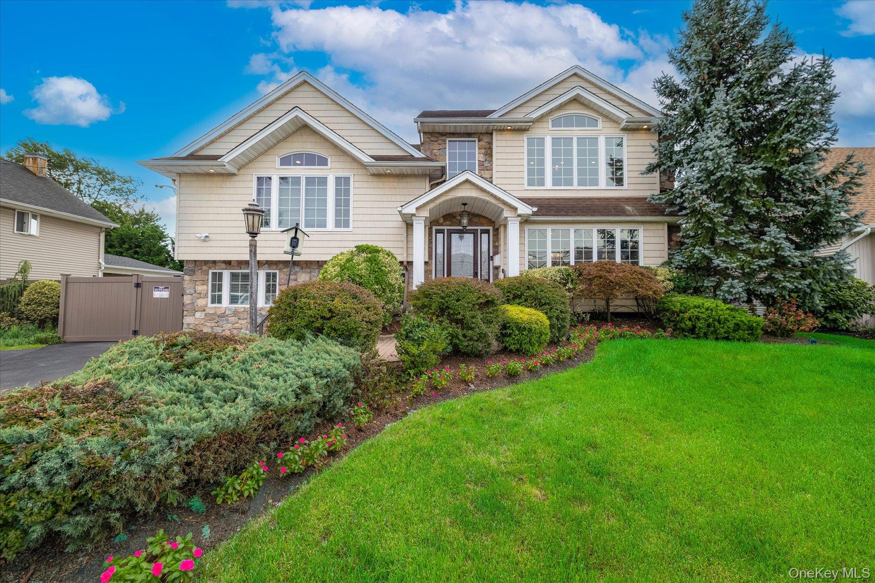 159 Murray Drive – For Sale photo 2
