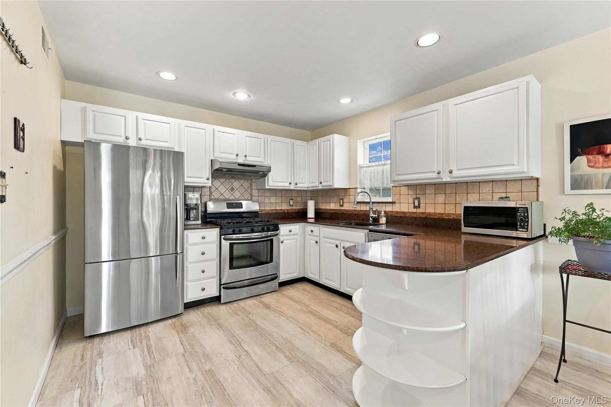 77 Sunburst Terrace – For Sale photo 7