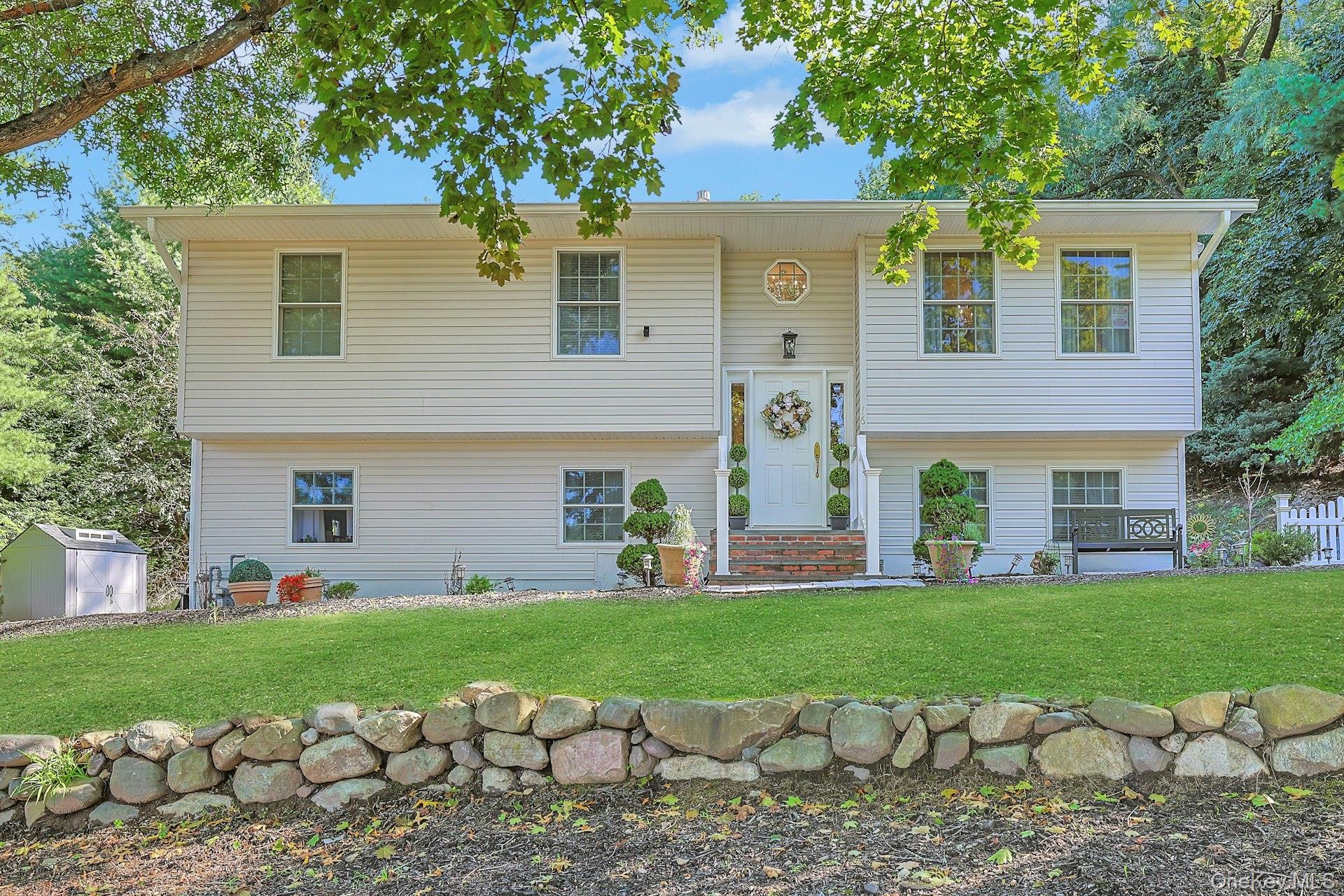 16 Annette Lane – For Sale photo 3