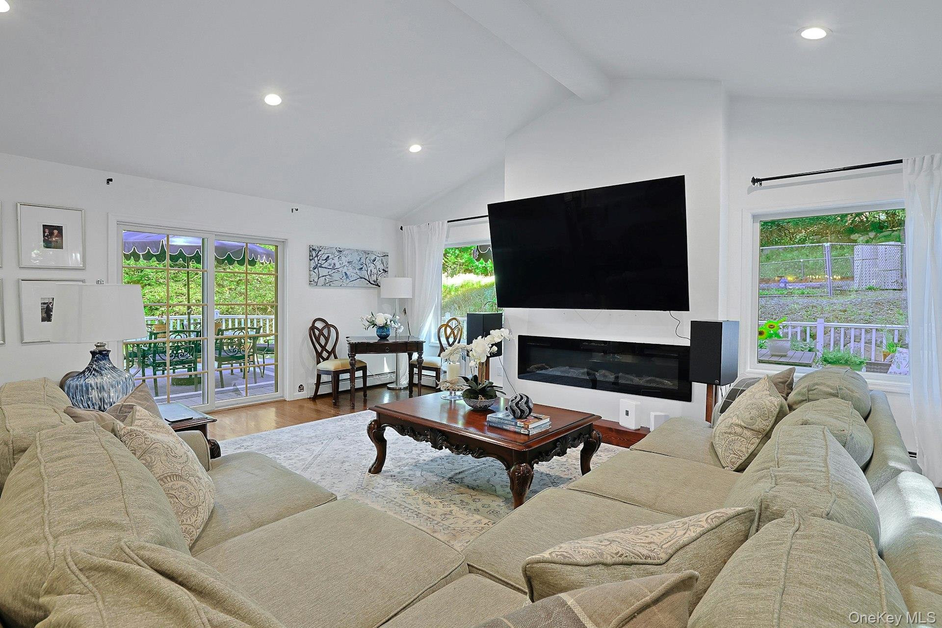 16 Annette Lane – For Sale photo 11