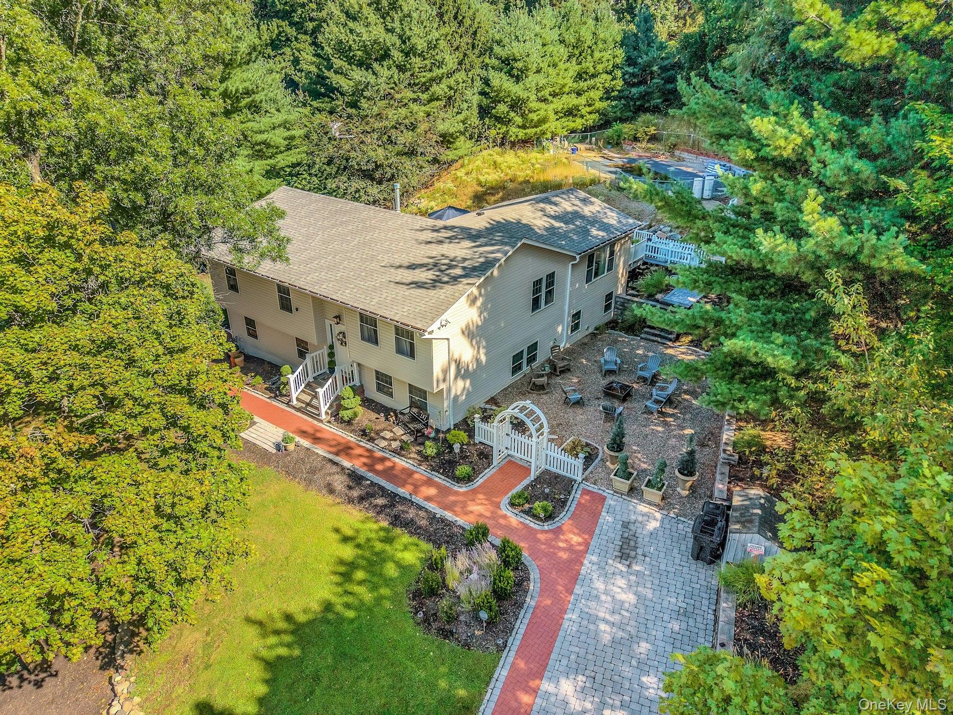 16 Annette Lane – For Sale photo 39