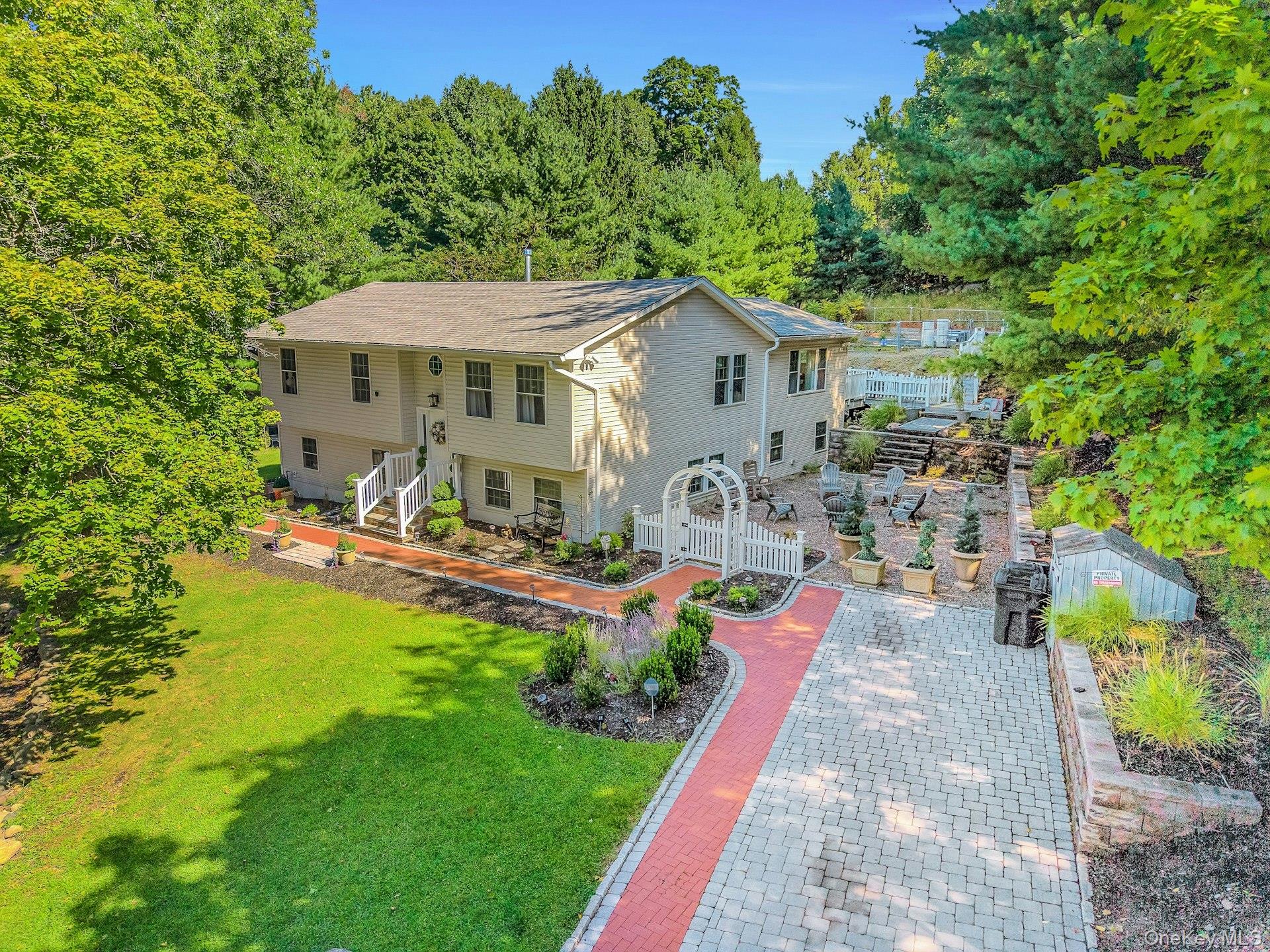 16 Annette Lane – For Sale photo 37