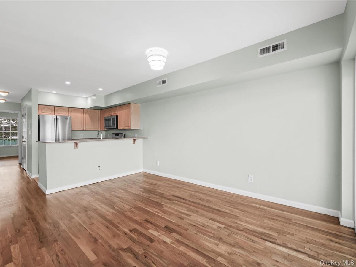 1 Patricia Lane, Unit 305 photo 9