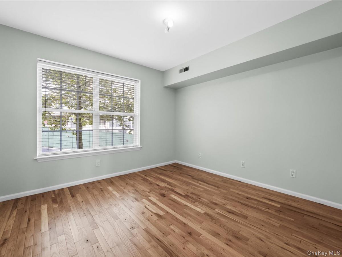 1 Patricia Lane, Unit 305 photo 12